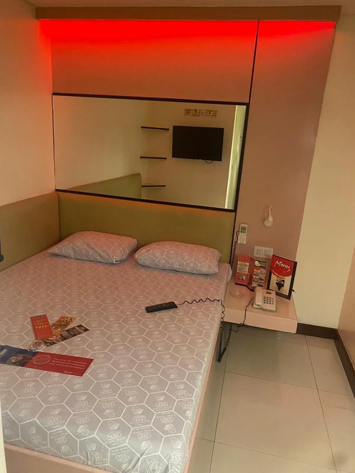 Bedroom, Bed in Hotel Sogo Malate