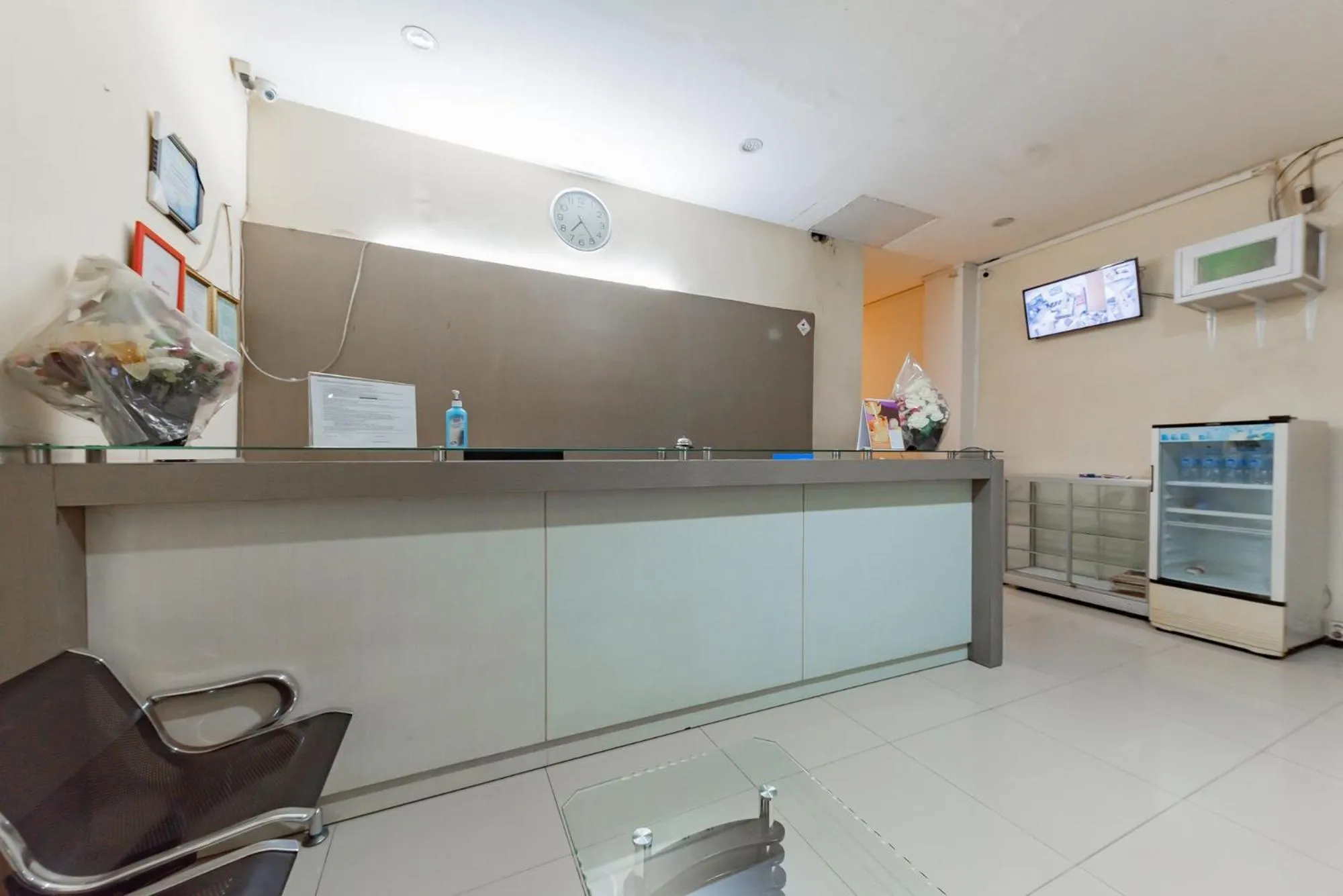 Lobby or reception in RedDoorz near Pasar Tarapung Siring Banjarmasin