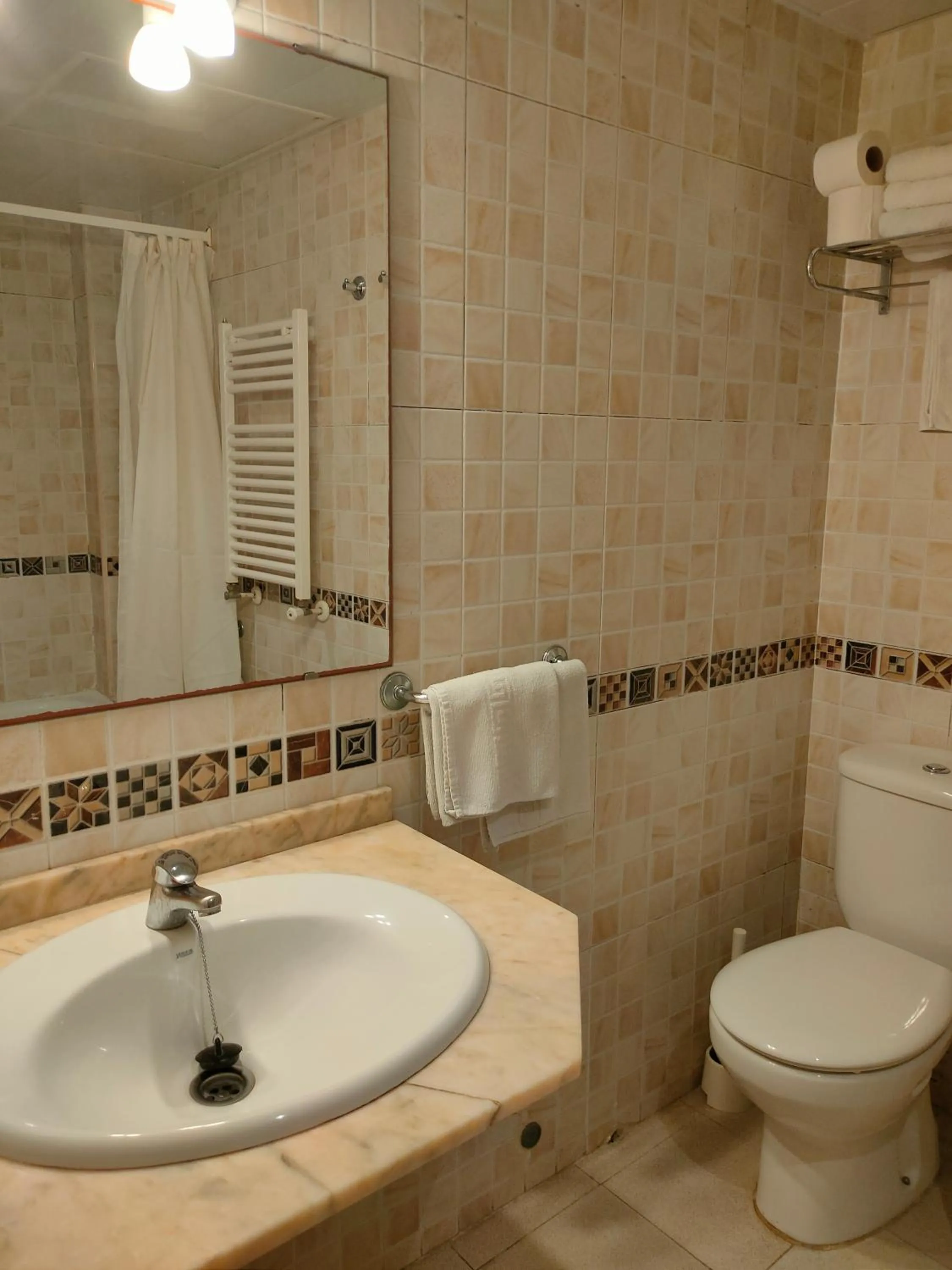 Bathroom in Pensión Coral