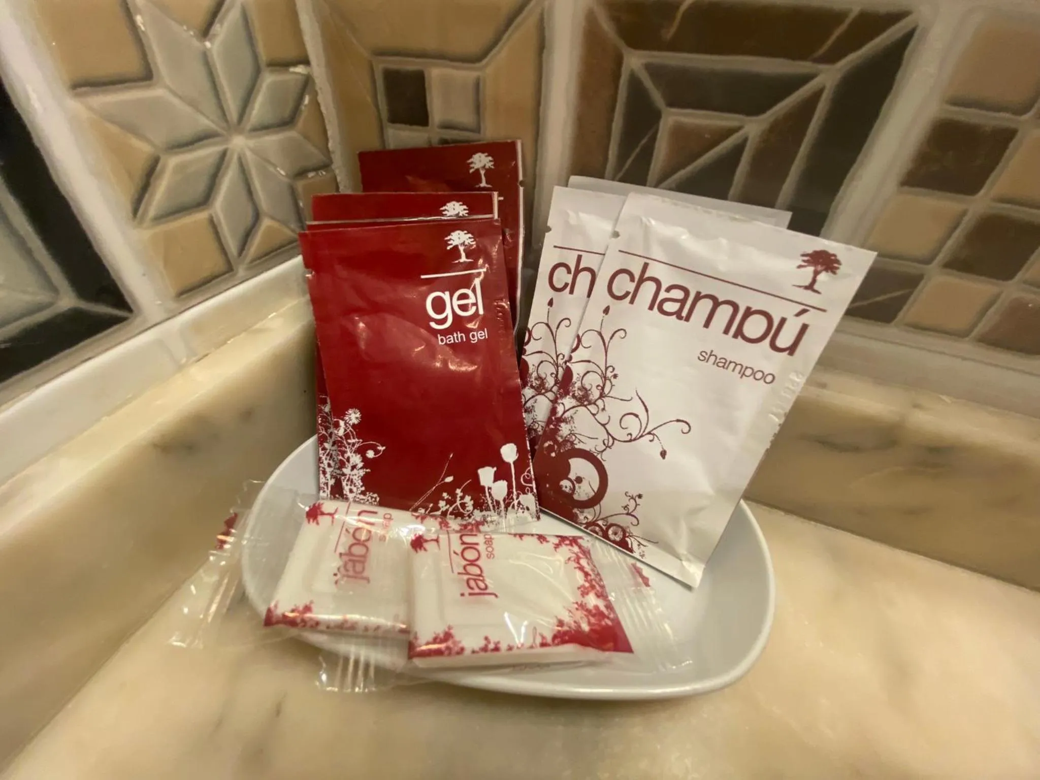 Text overlay in Pensión Coral