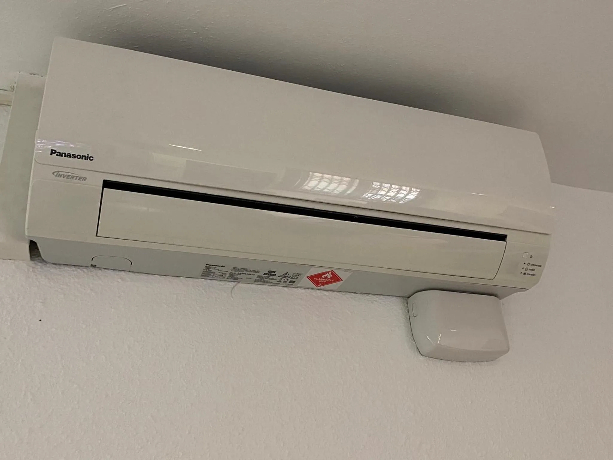 air conditioner in Pensión Coral