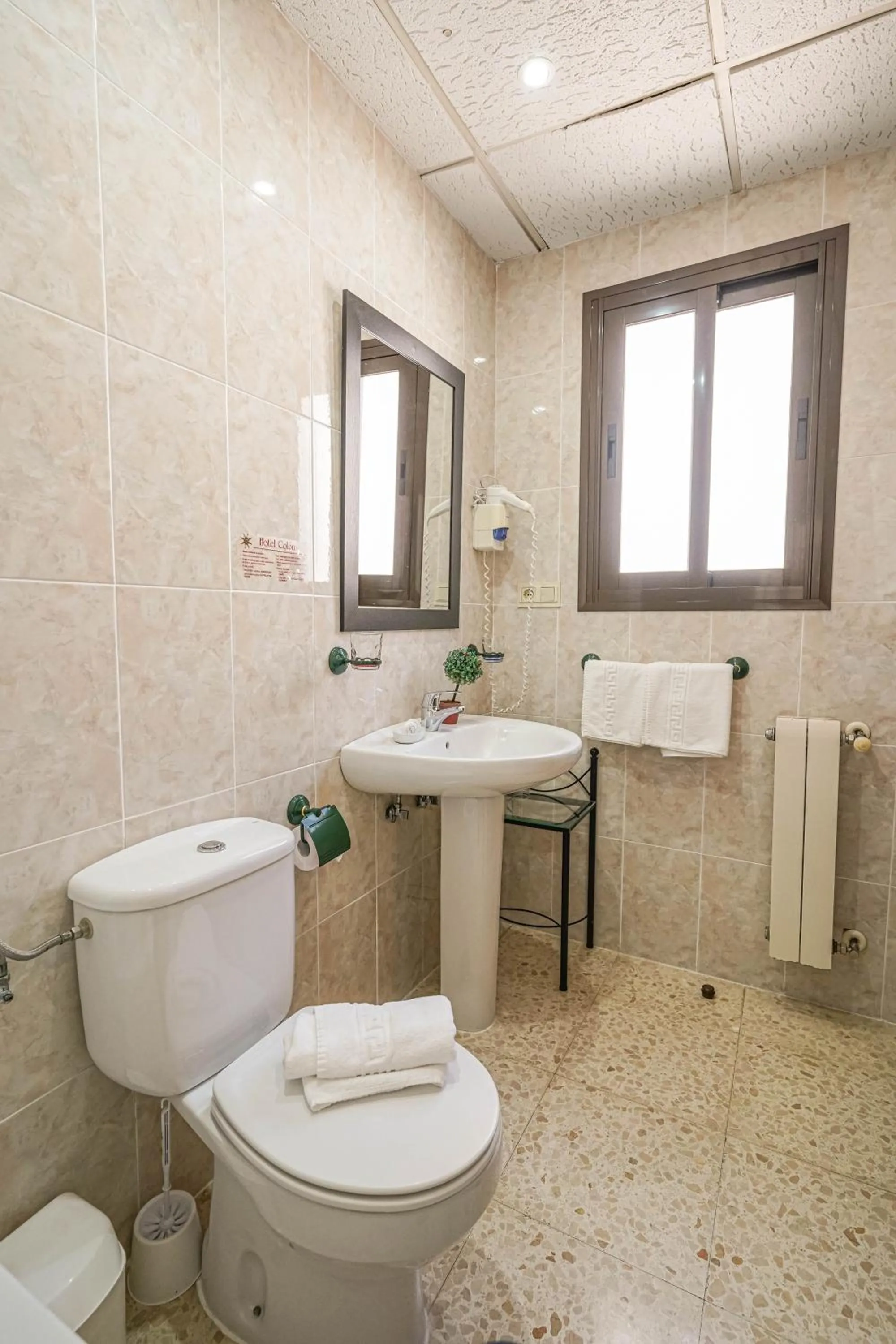 Bathroom in Hotel Colón