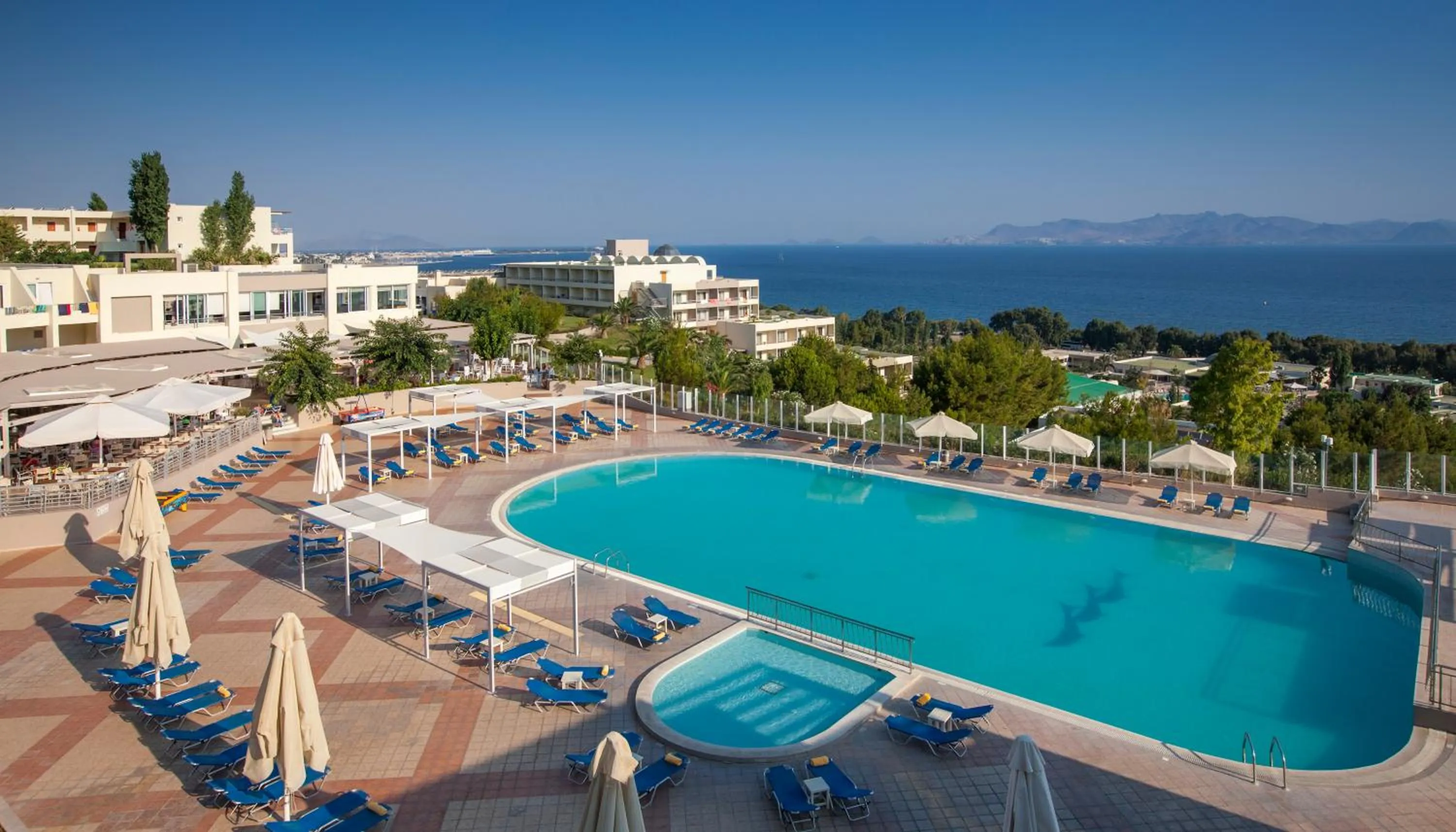 Swimming pool in Kipriotis Maris Suites