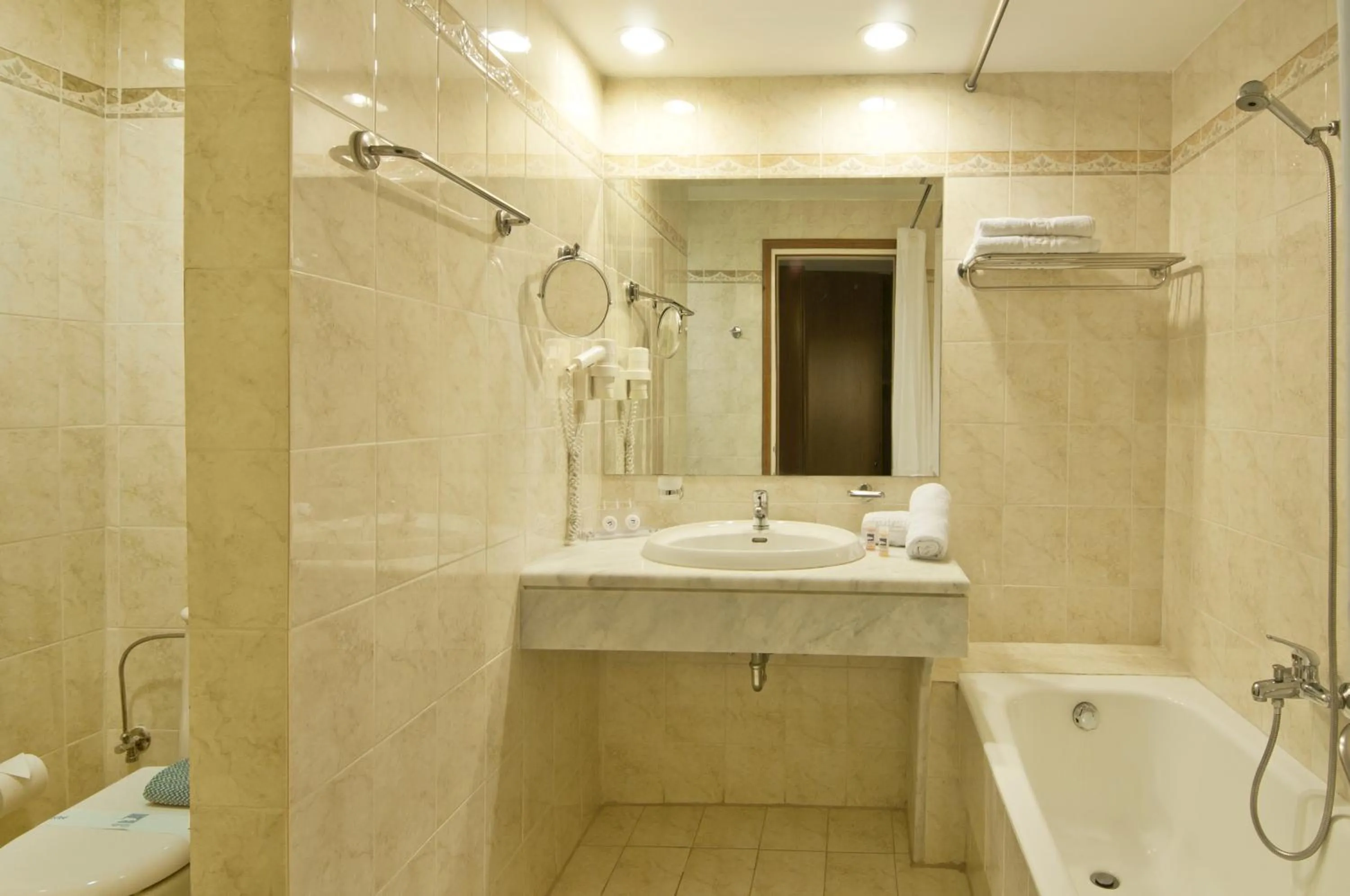 Bathroom in Kipriotis Maris Suites