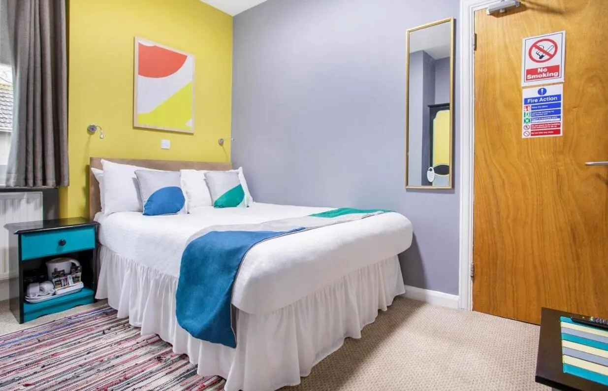 Economy Double Room in Yardley Manor Hotel