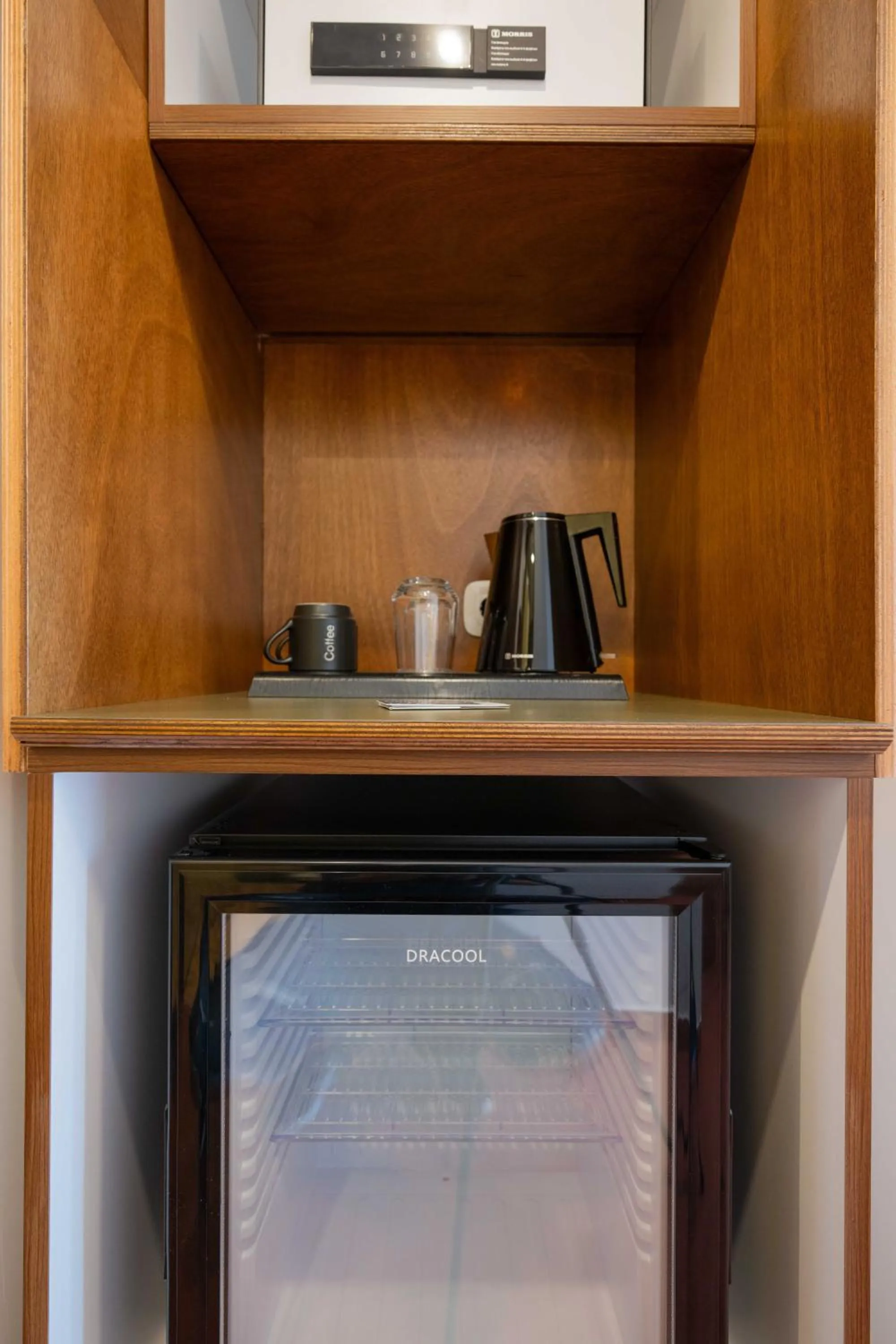 Coffee/tea facilities in Orion Hotel