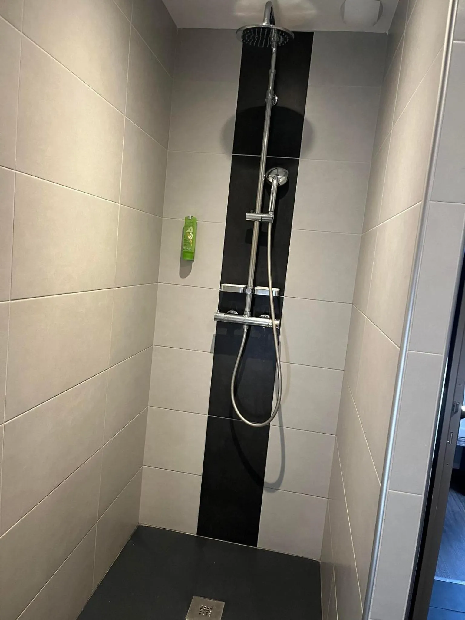 Shower in Les Olivades