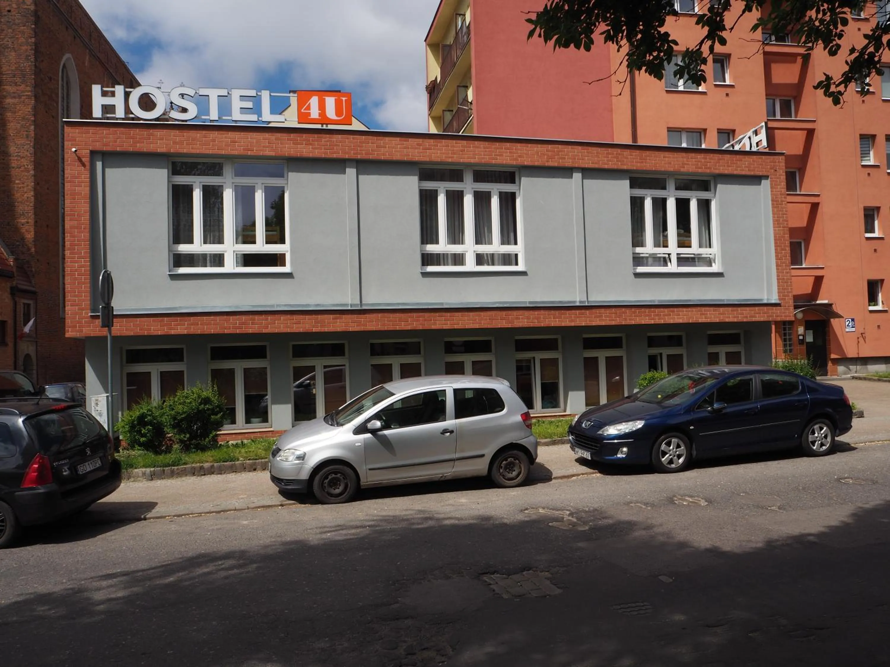 Property building in Hostel4u