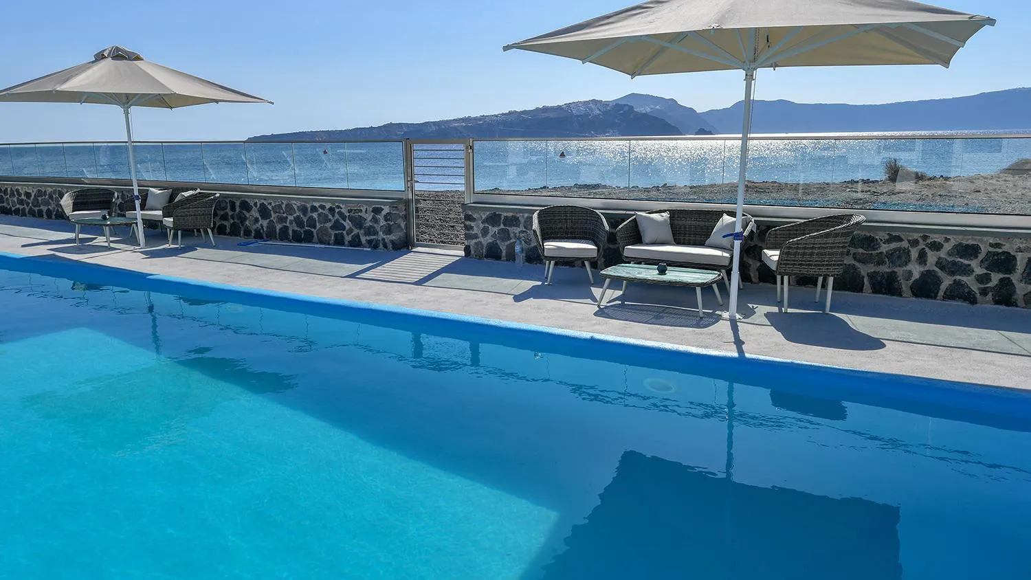 Thirassia Paradise Suites