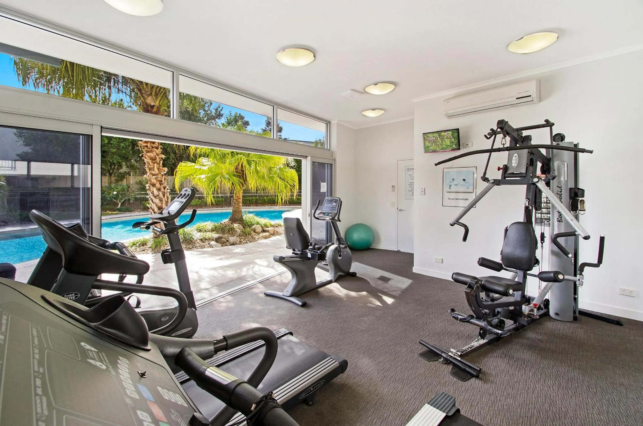 Fitness centre/facilities in Horton Apartments