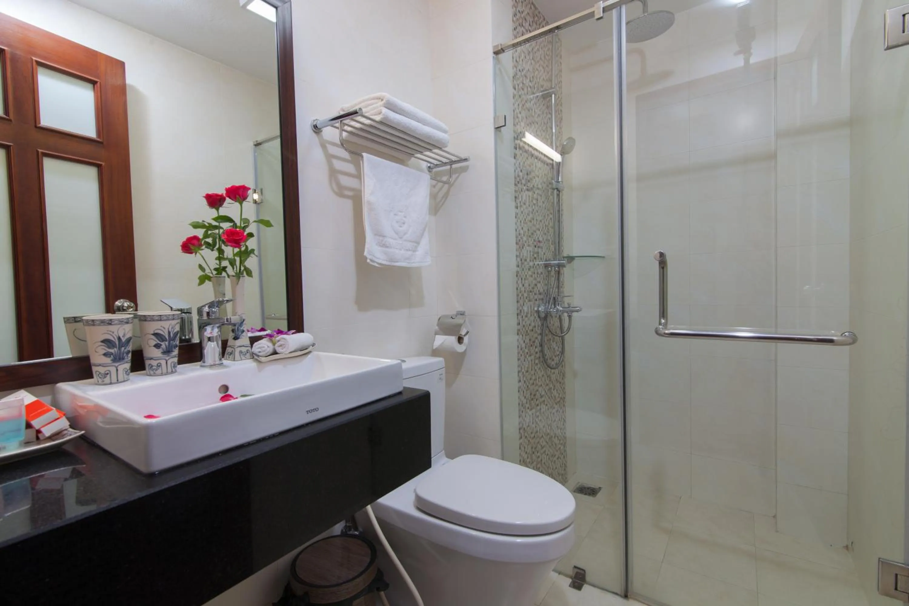 Bathroom in Hanoi Hanvet Hotel