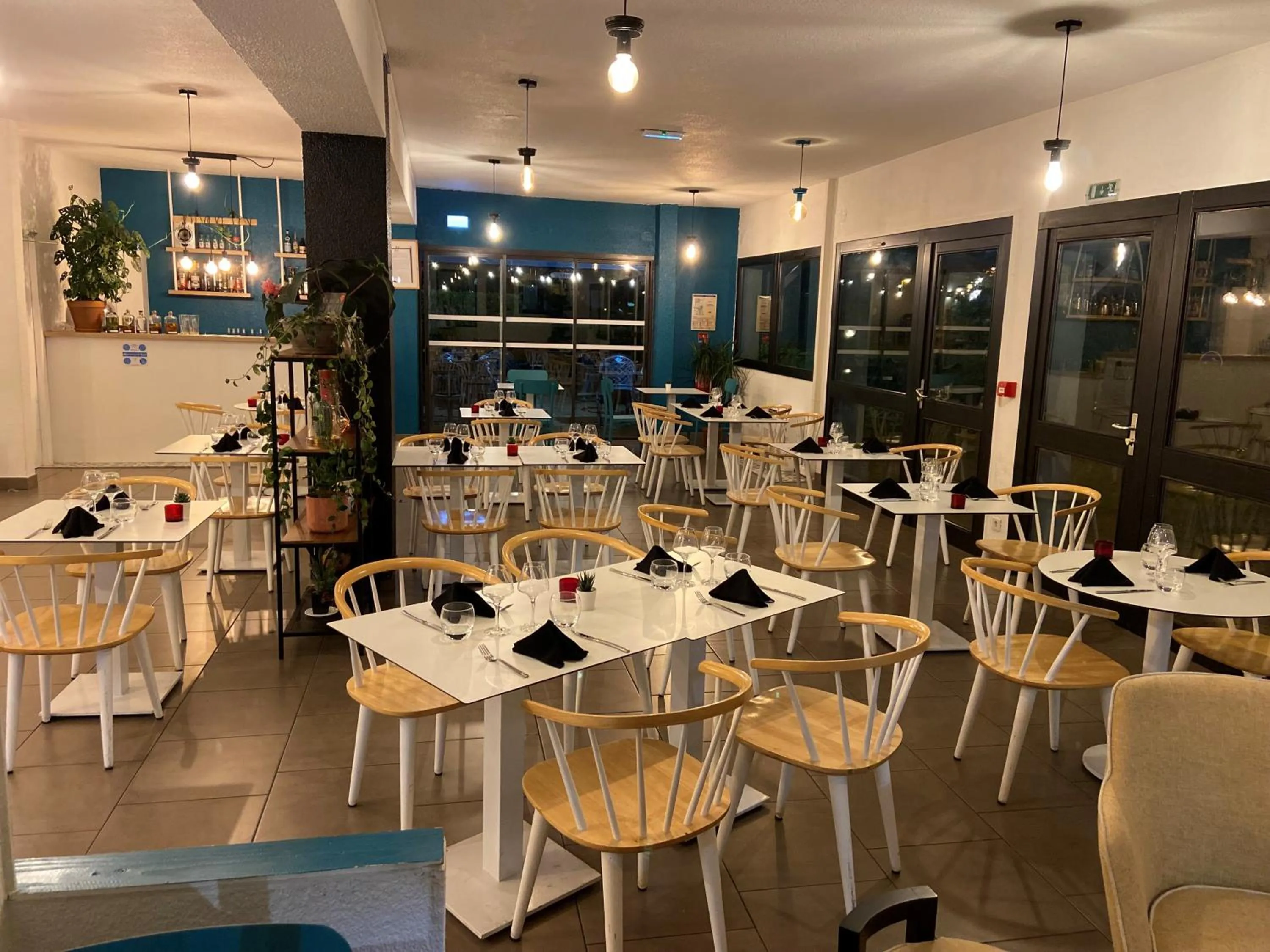 Restaurant/places to eat in Kyriad Lyon Sud - Saint Genis Laval