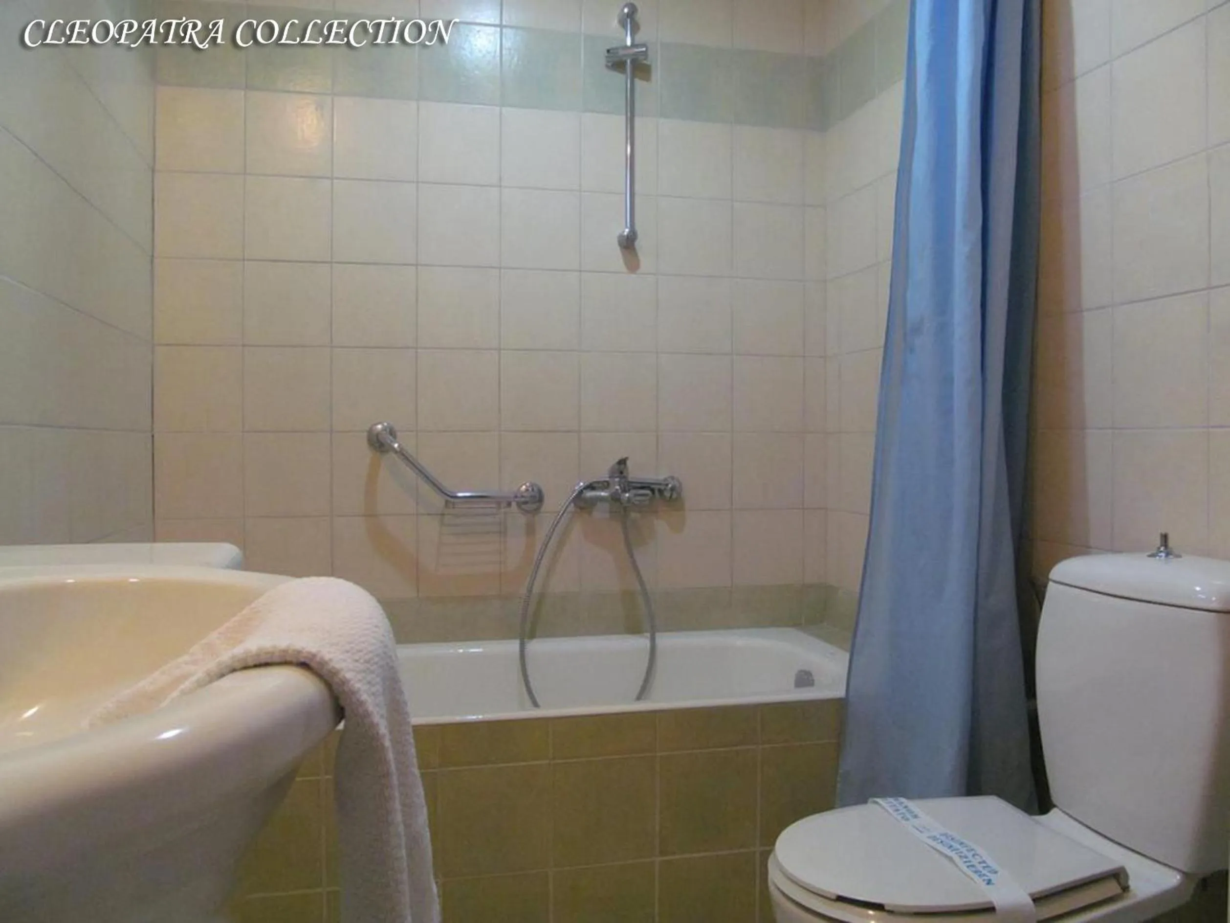 Bathroom in Cleopatra Classic Hotel