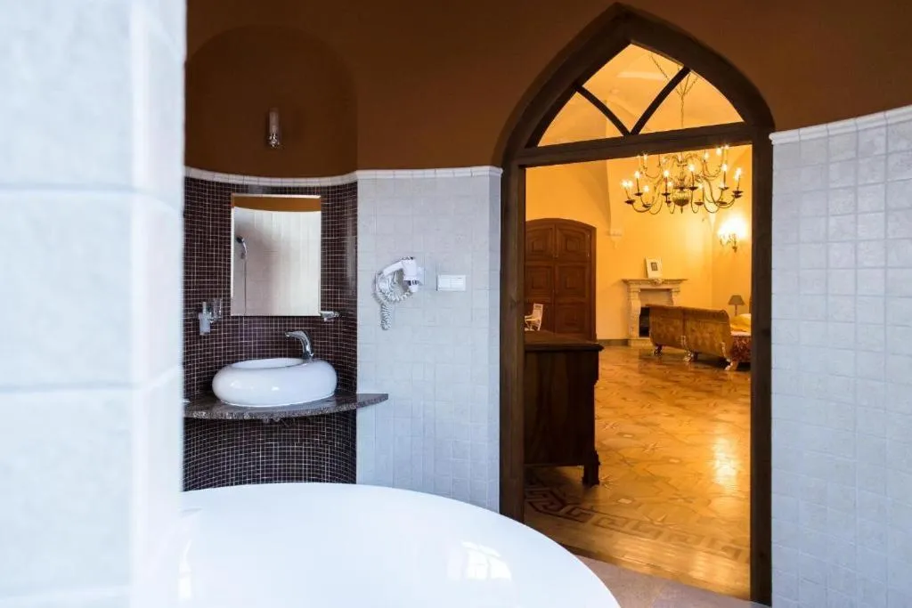 Bathroom in Zamek w Baranowie Sandomierskim