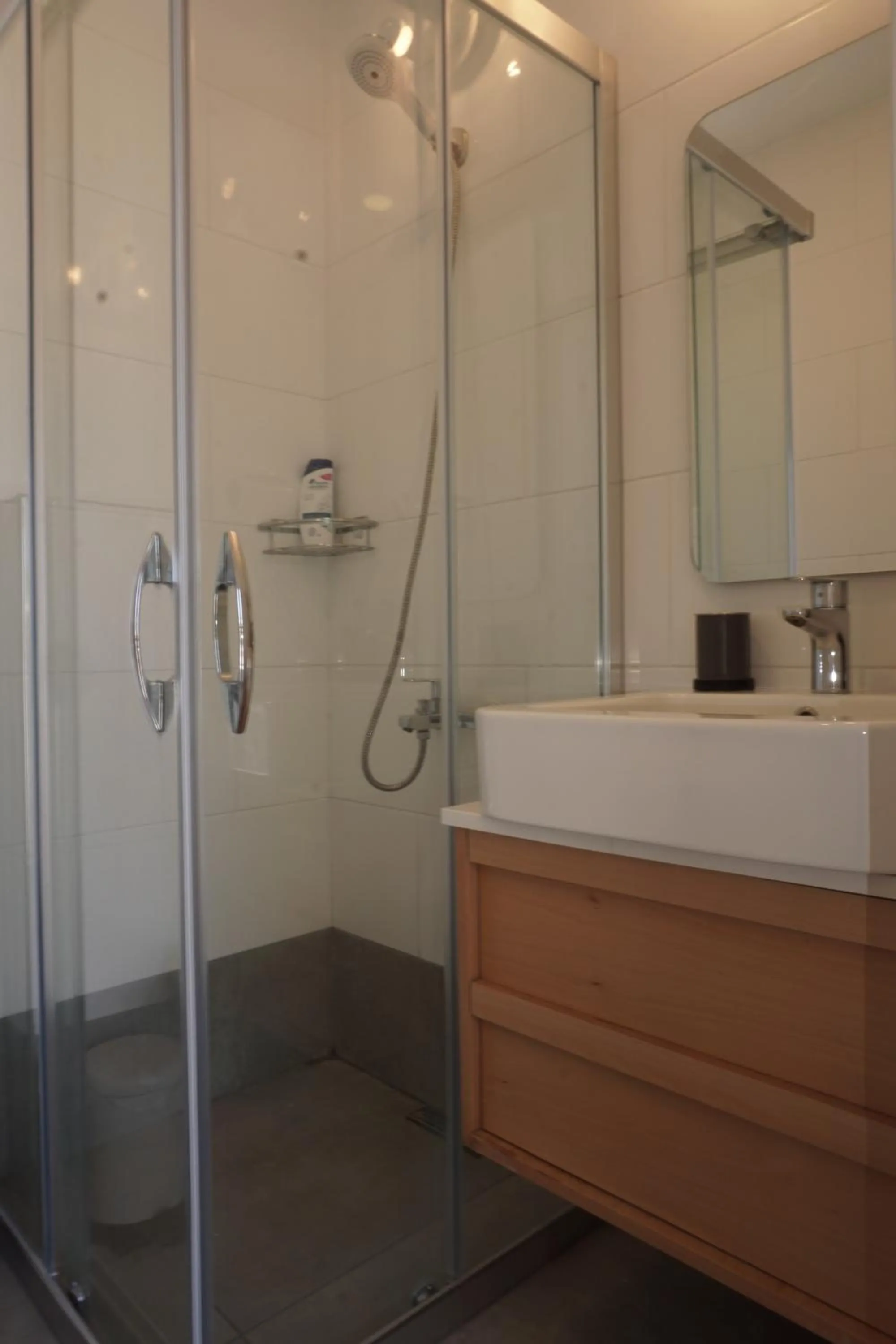 Bathroom in Daphnis Hotel