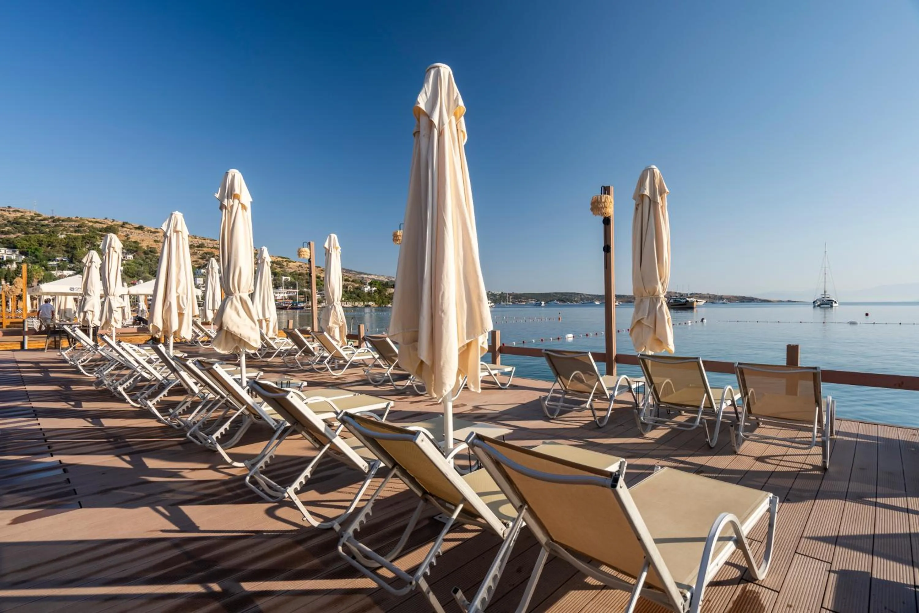 Beach in Daphnis Hotel