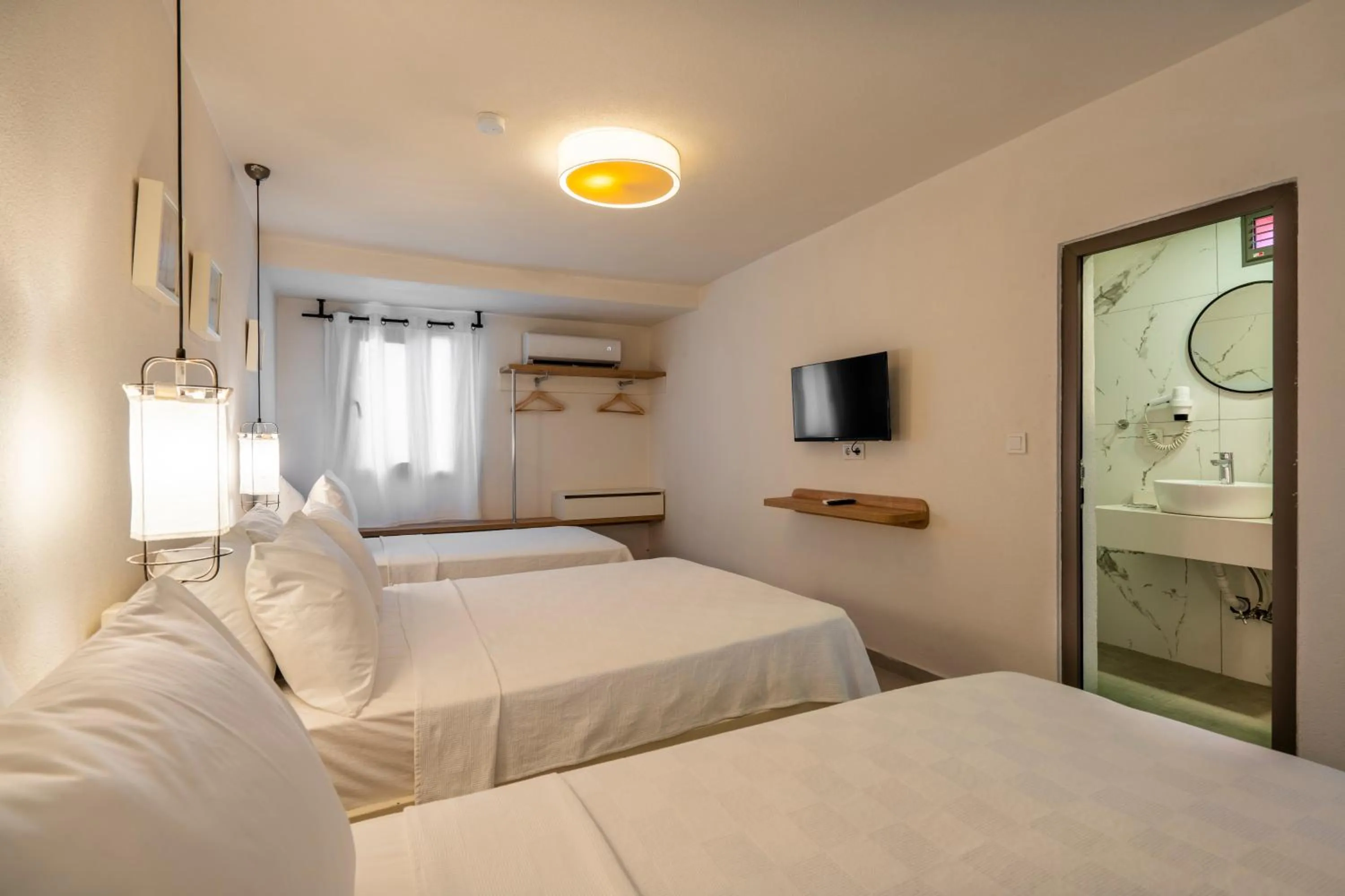 Photo of the whole room, Bed in Daphnis Hotel