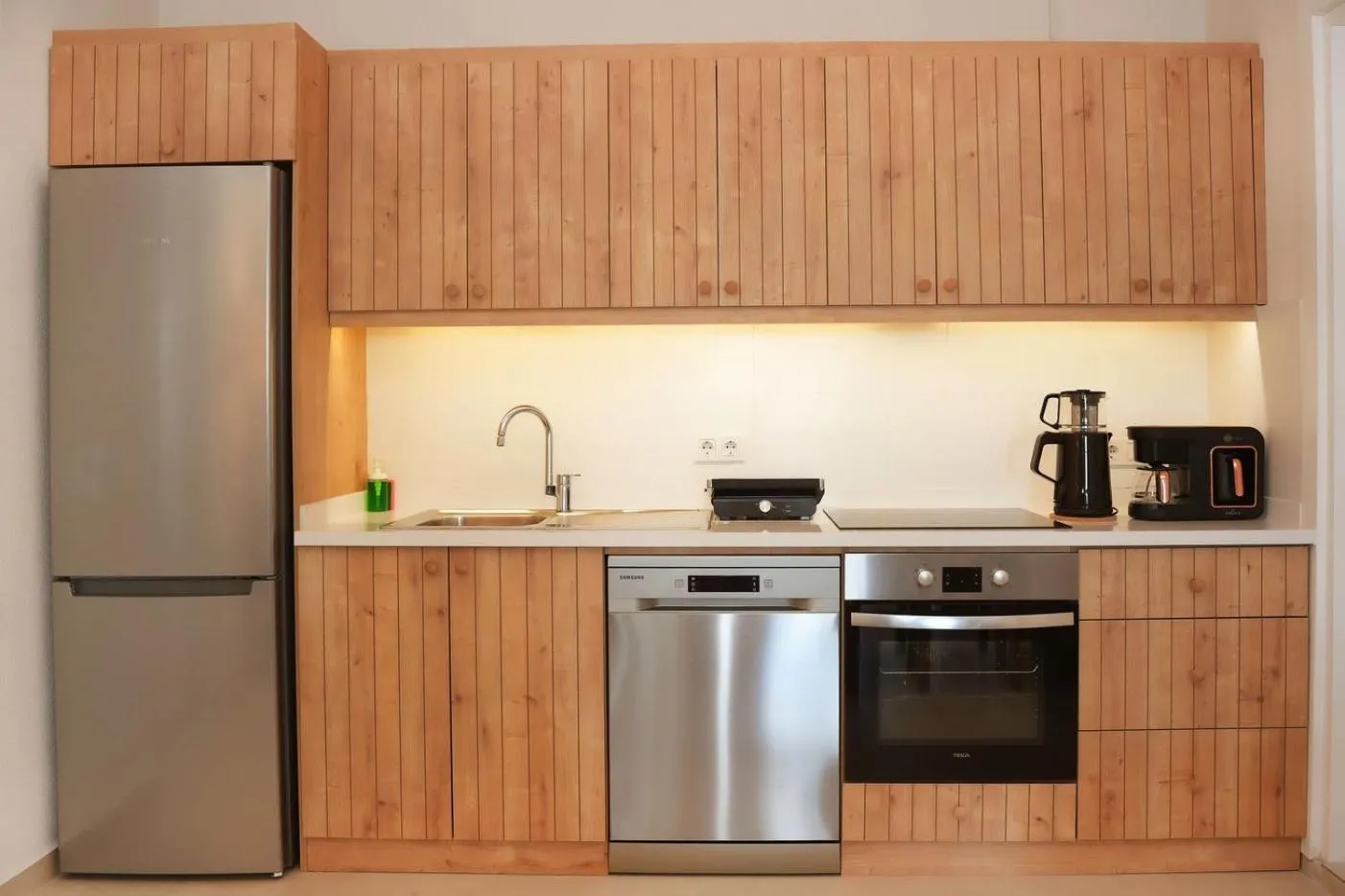 Coffee/tea facilities in Daphnis Hotel