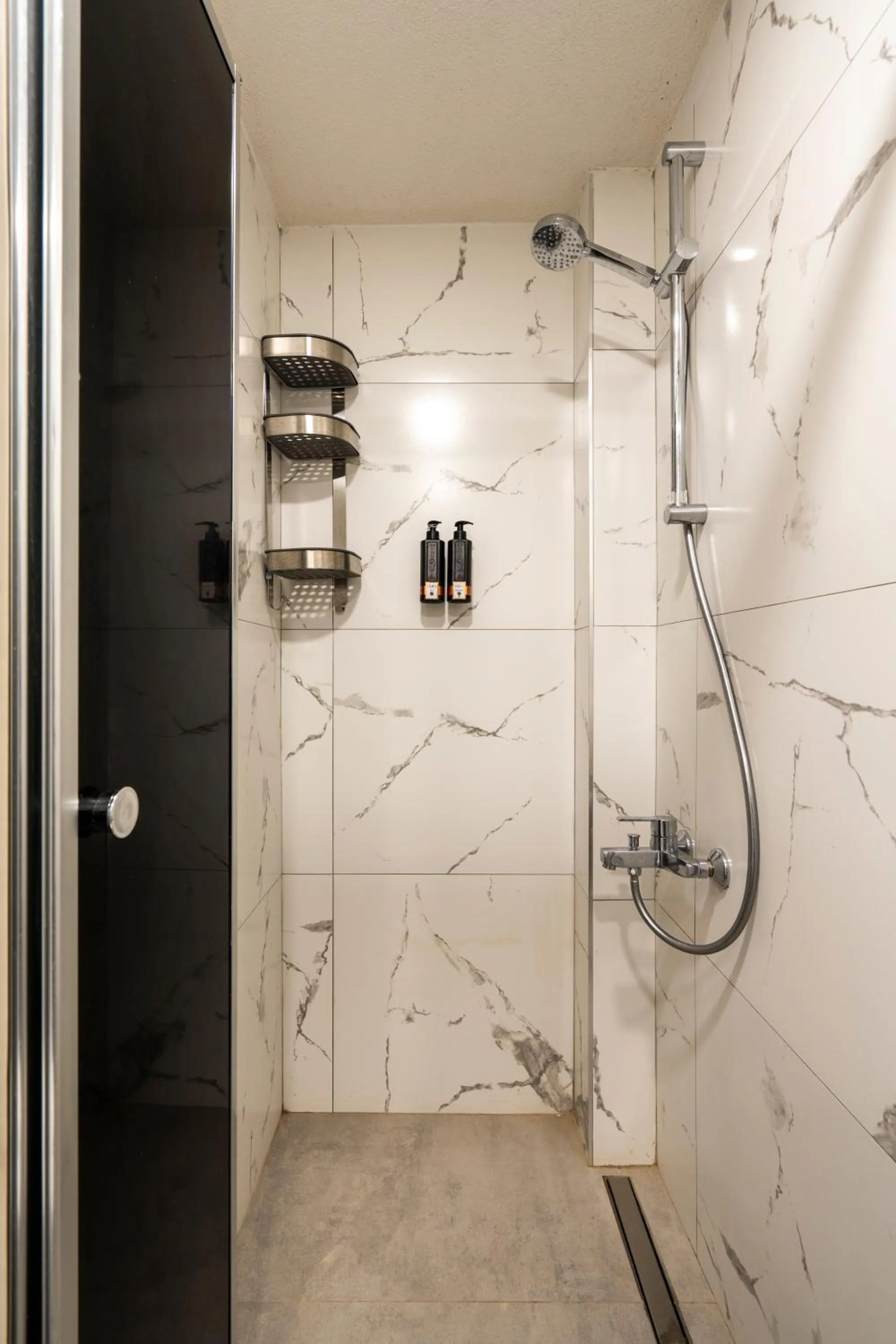 Shower in Daphnis Hotel