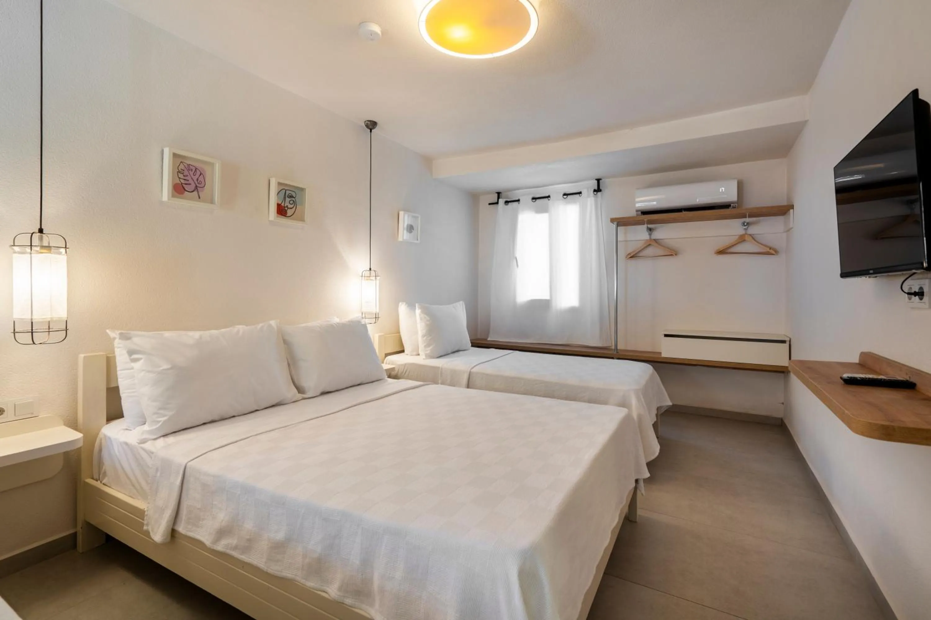 Photo of the whole room, Bed in Daphnis Hotel