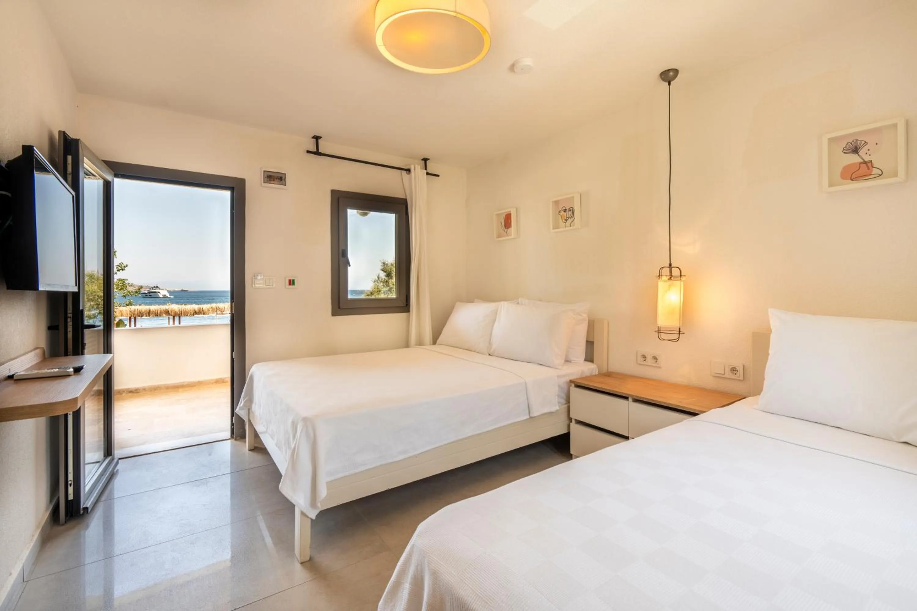 Photo of the whole room, Bed in Daphnis Hotel