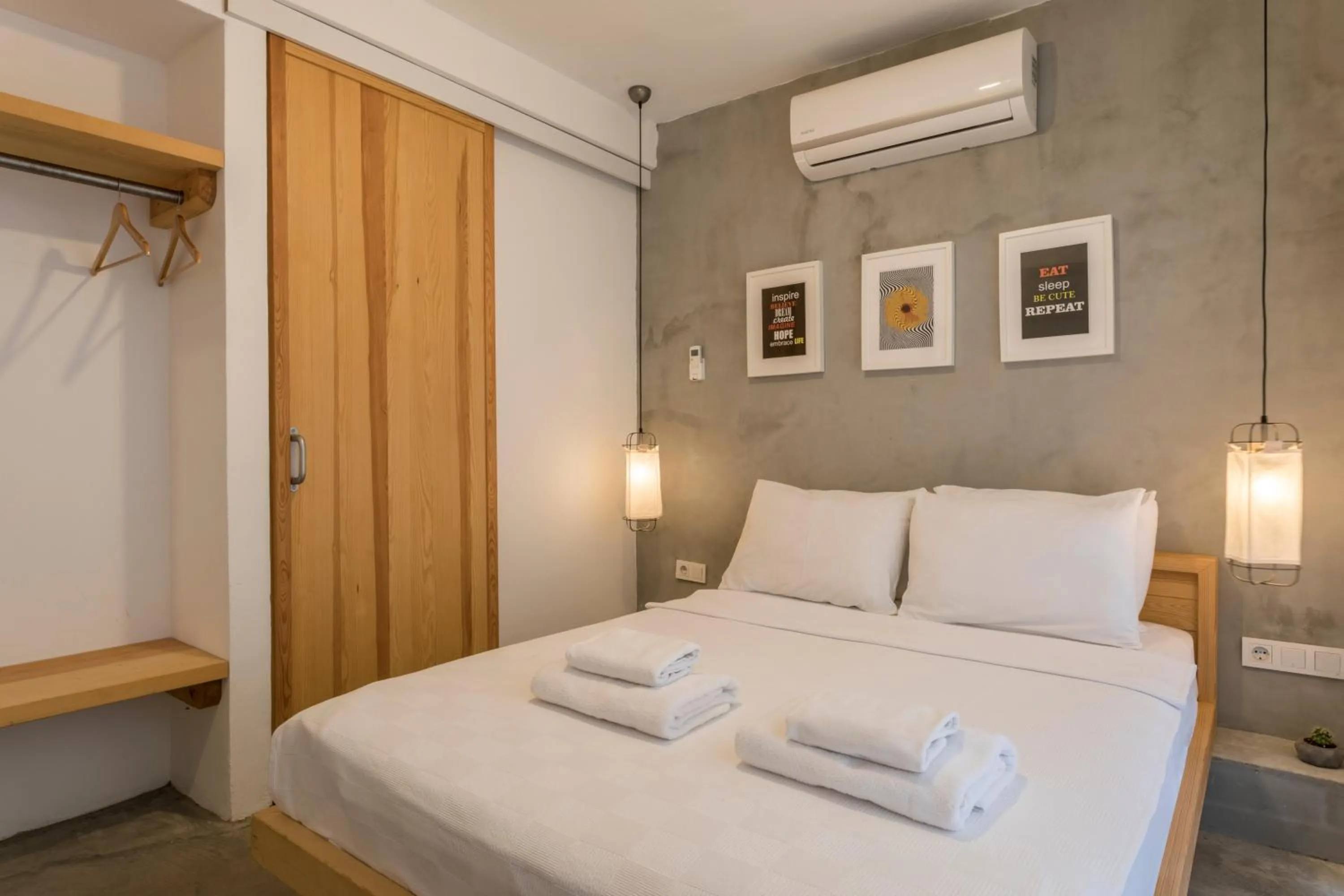 Bed in Daphnis Hotel