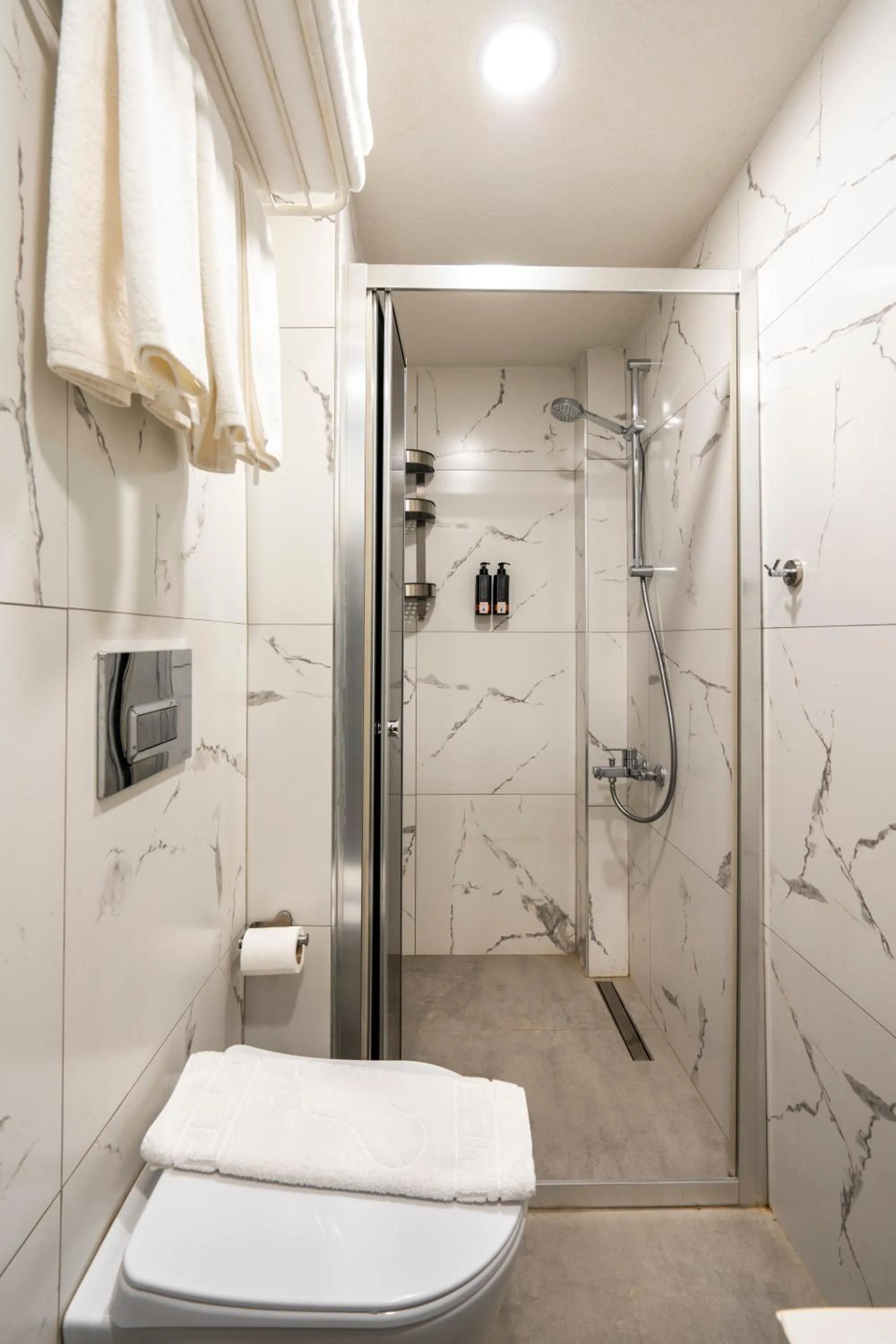 Shower in Daphnis Hotel