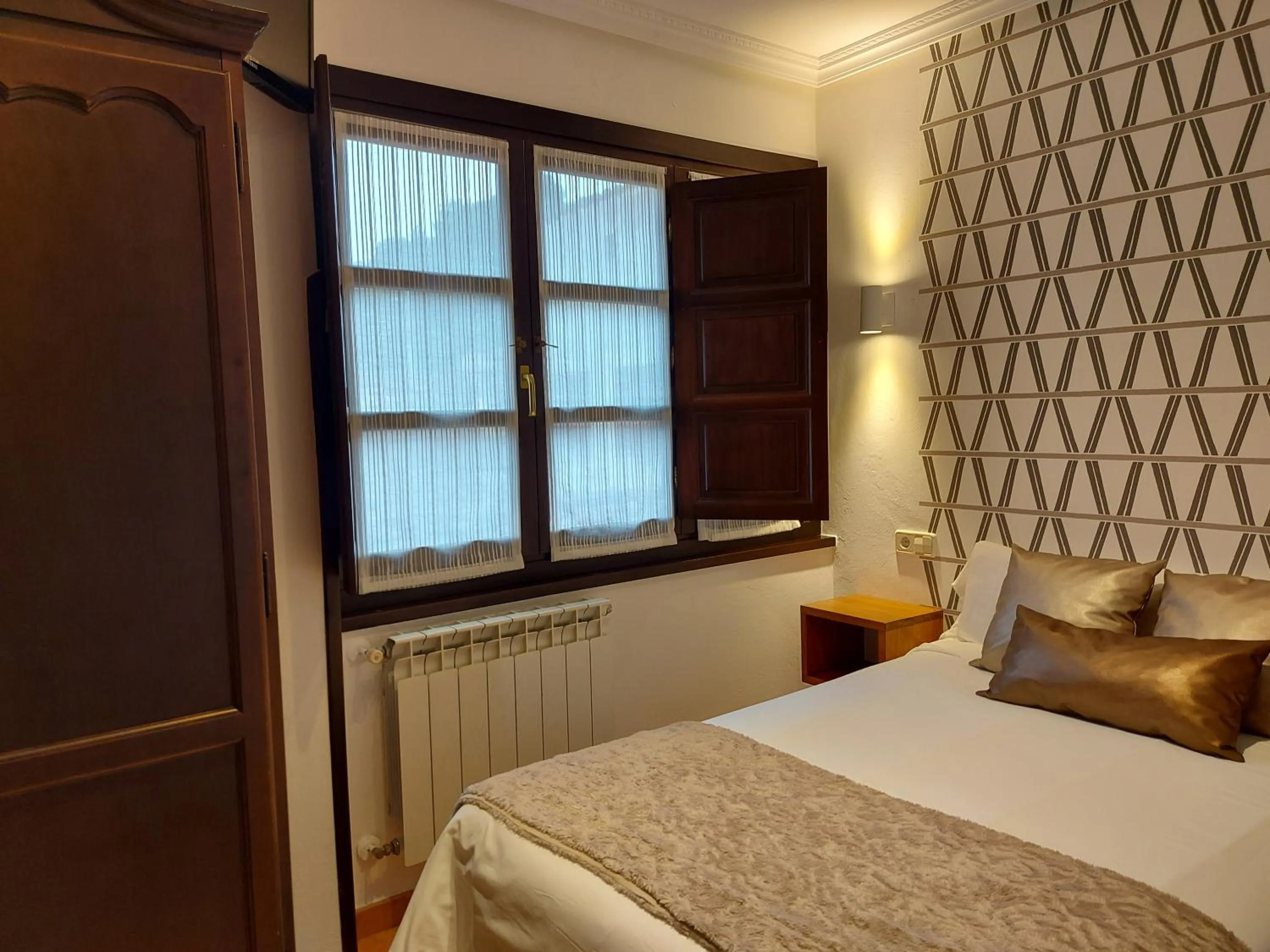 Photo of the whole room, Bed in Hotel Rural Entremontes