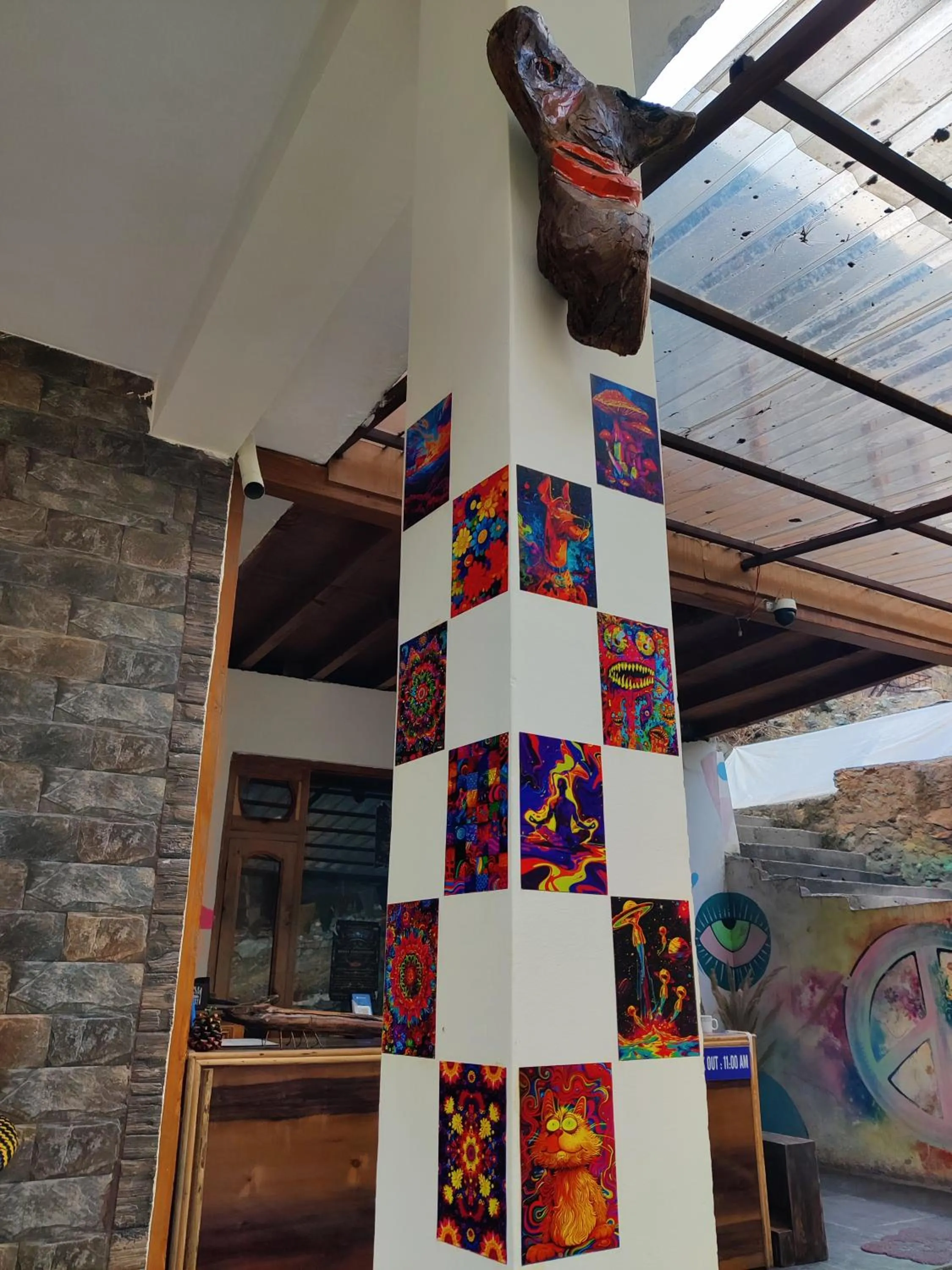 Decorative detail in Flipsyde Retreat