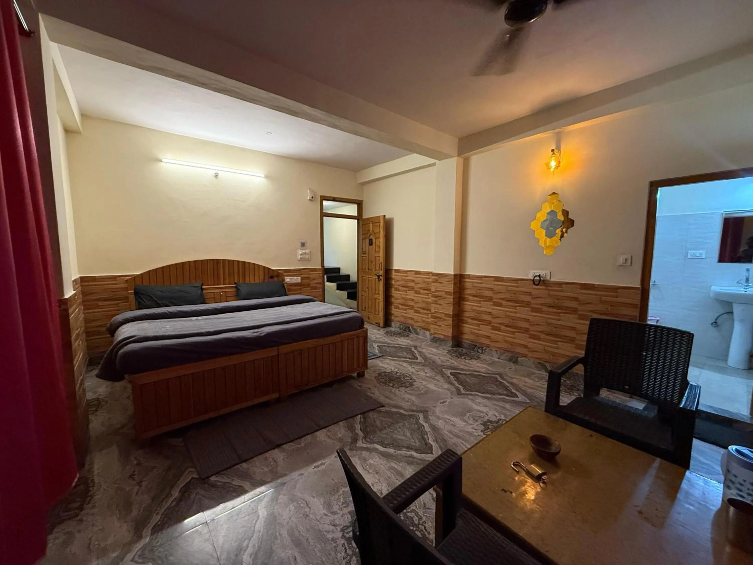 Photo of the whole room, Bed in Flipsyde Retreat