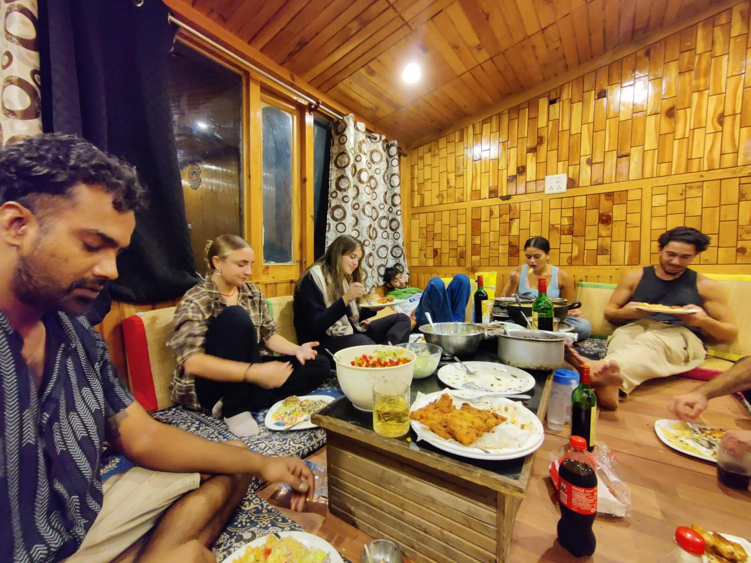 Restaurant/places to eat in Flipsyde Retreat