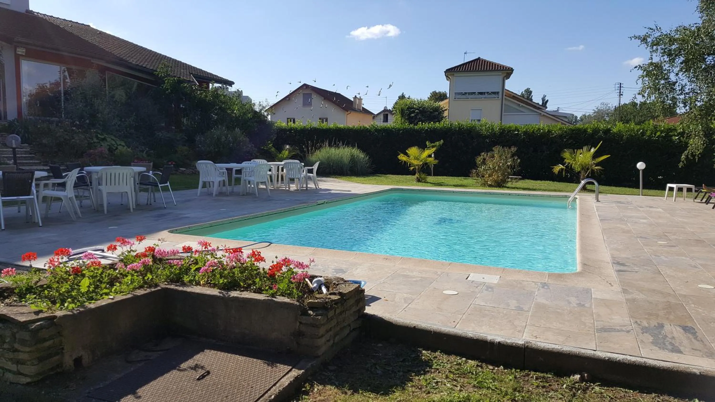 Other, Swimming Pool in Kyriad Bourg En Bresse