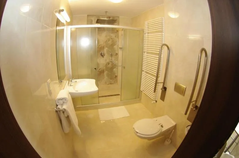 Bathroom in Hotel Pod Złotą Koroną