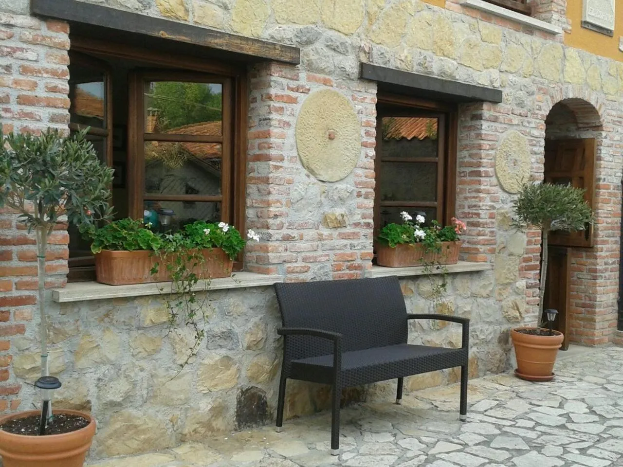 Facade/entrance in Hotel Rural El Espino
