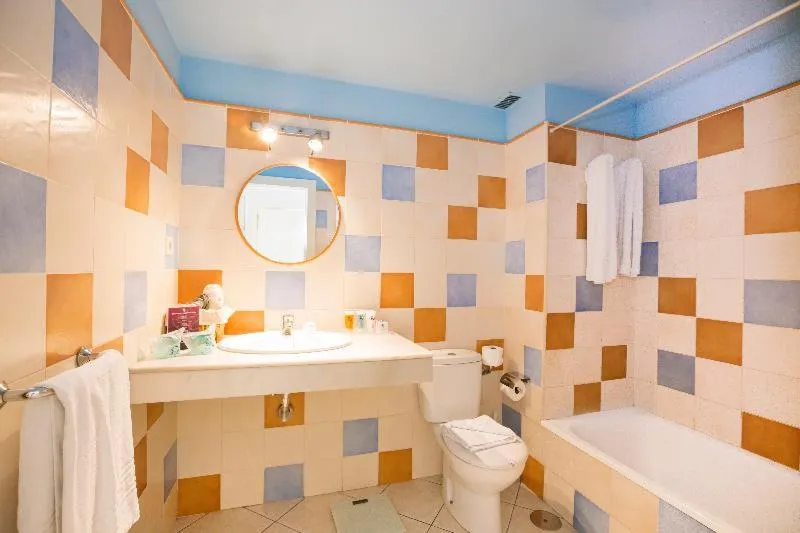 Bathroom in Apartamentos LIVVO Puerto de Mogán