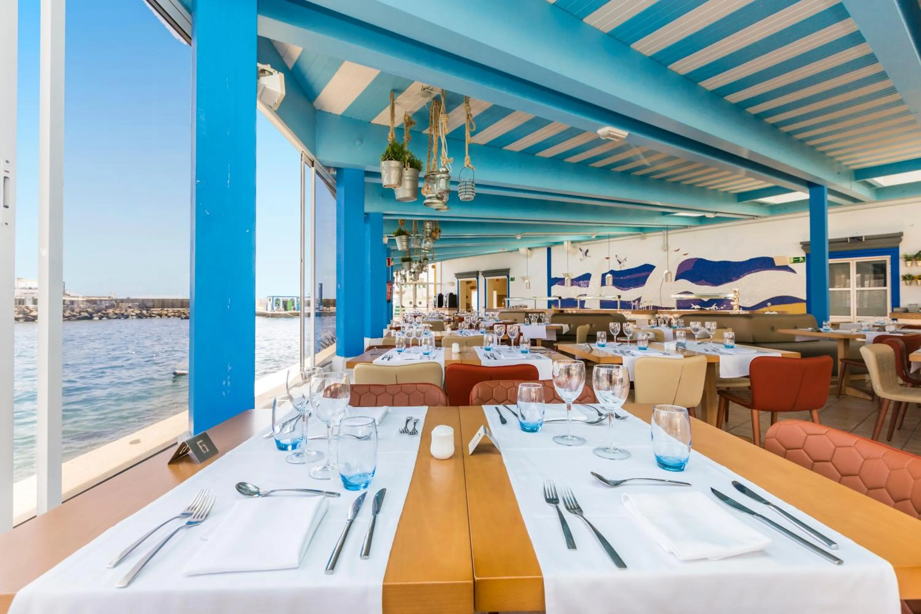 Restaurant/places to eat in Apartamentos LIVVO Puerto de Mogán