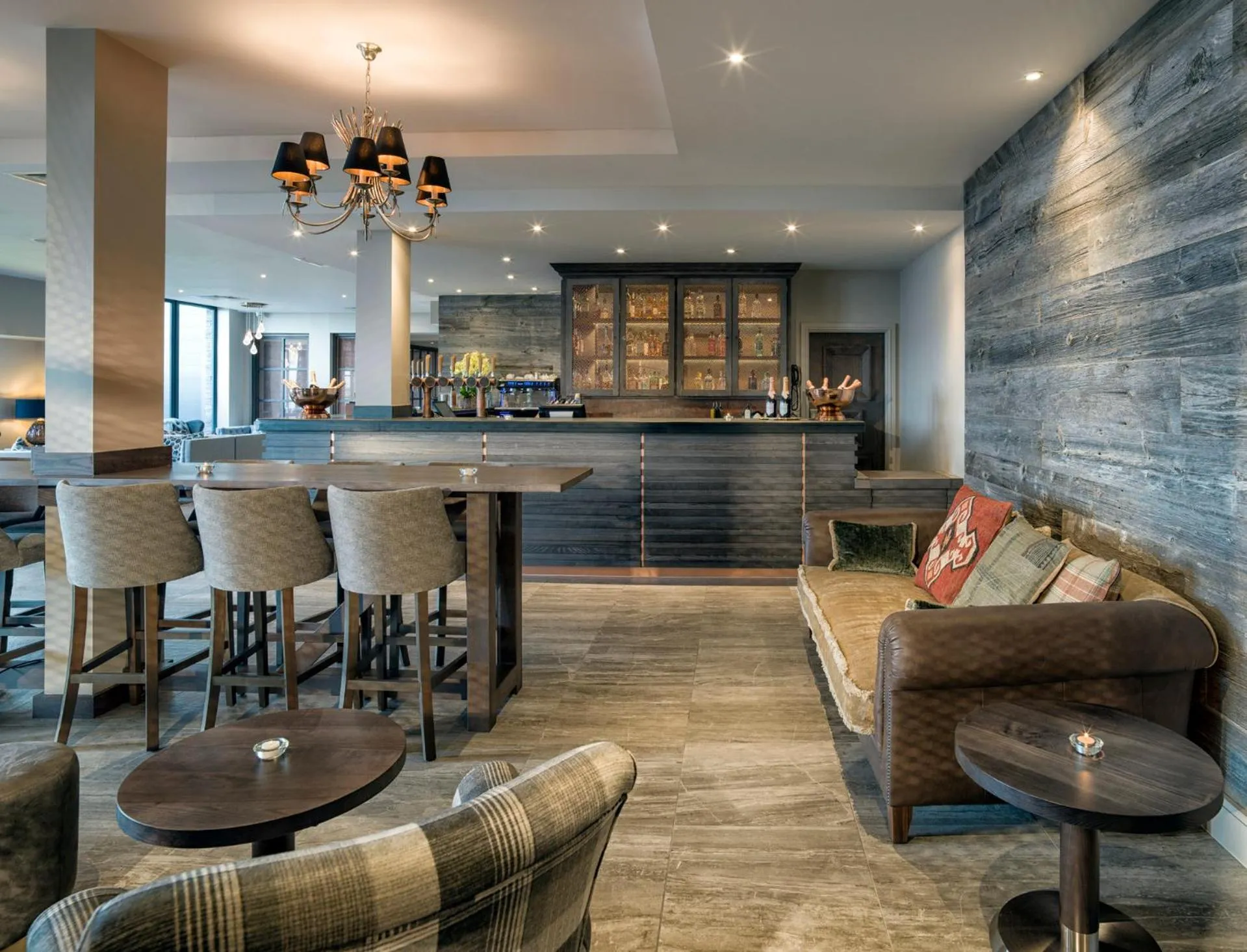 Lounge or bar in Boulevard Hotel