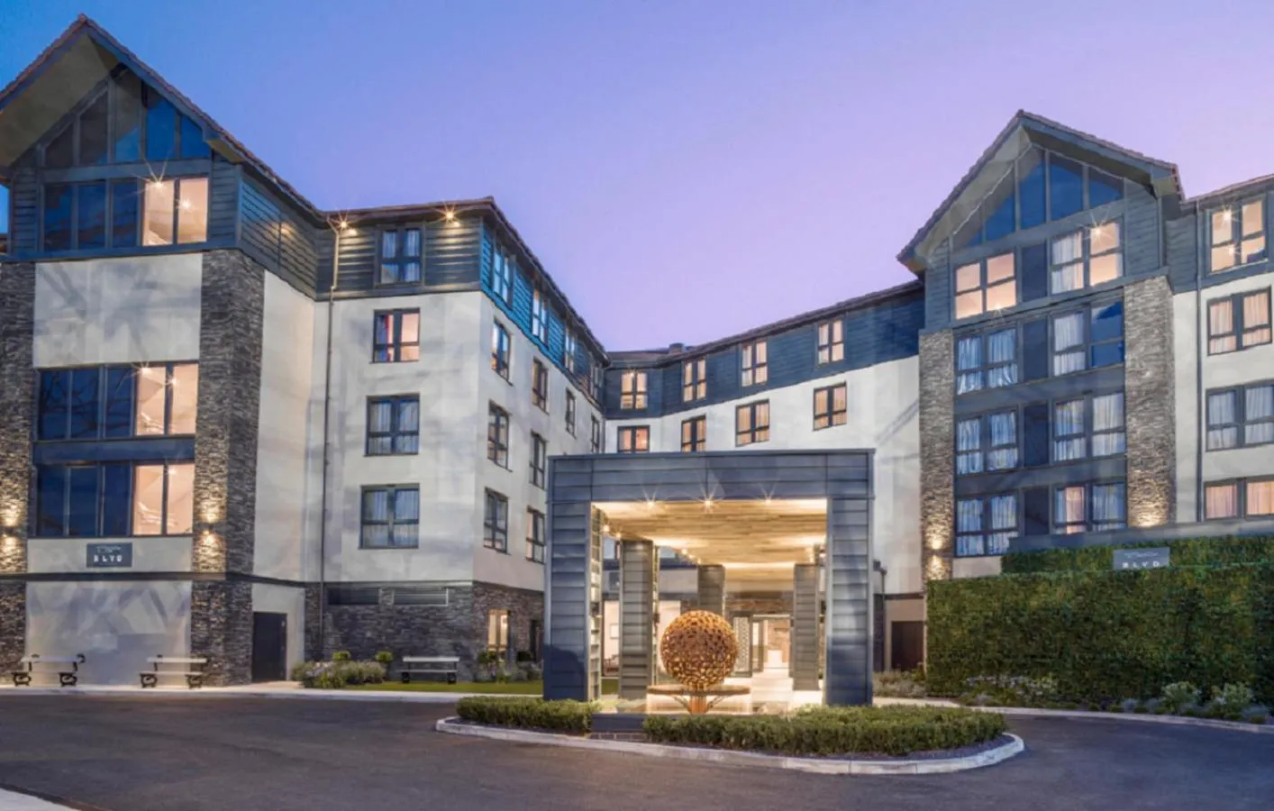 Property building in Boulevard Hotel