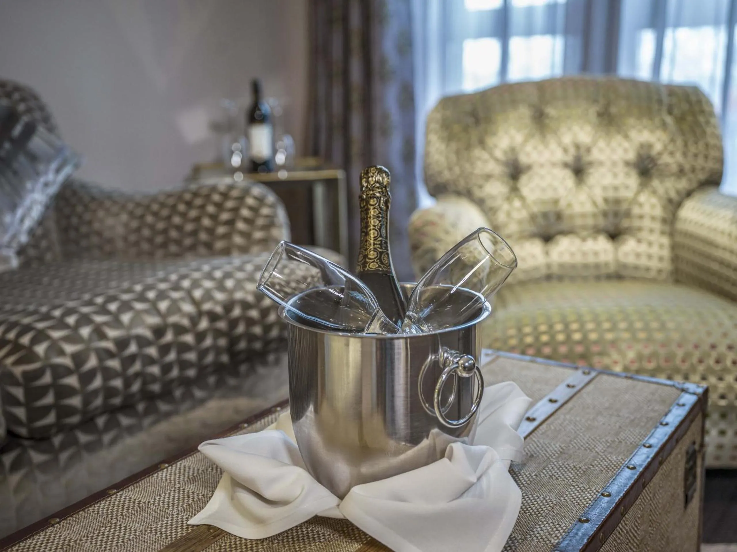 Seating area in Boulevard Hotel