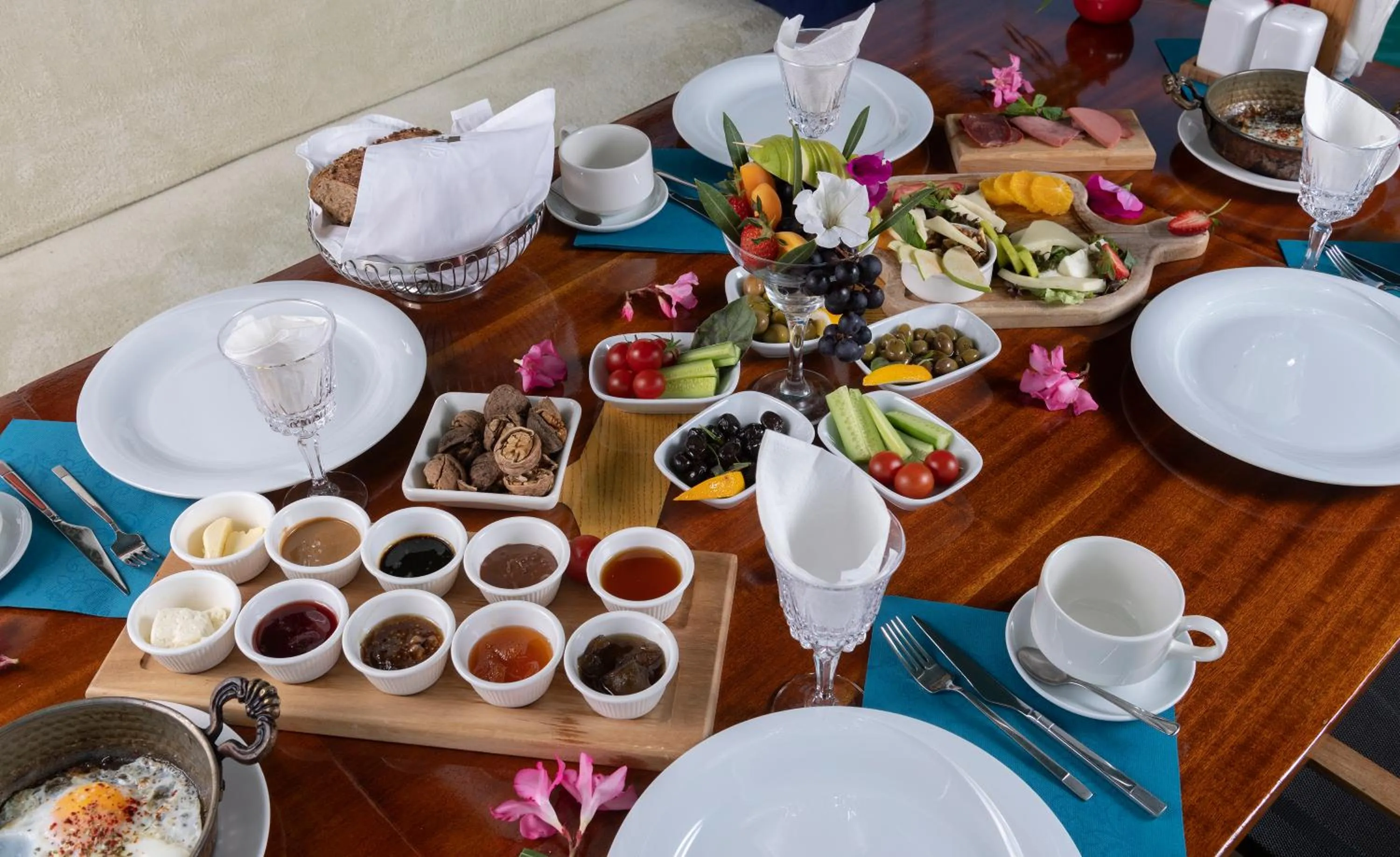 Buffet breakfast in Doria Hotel Yacht Club Kaş