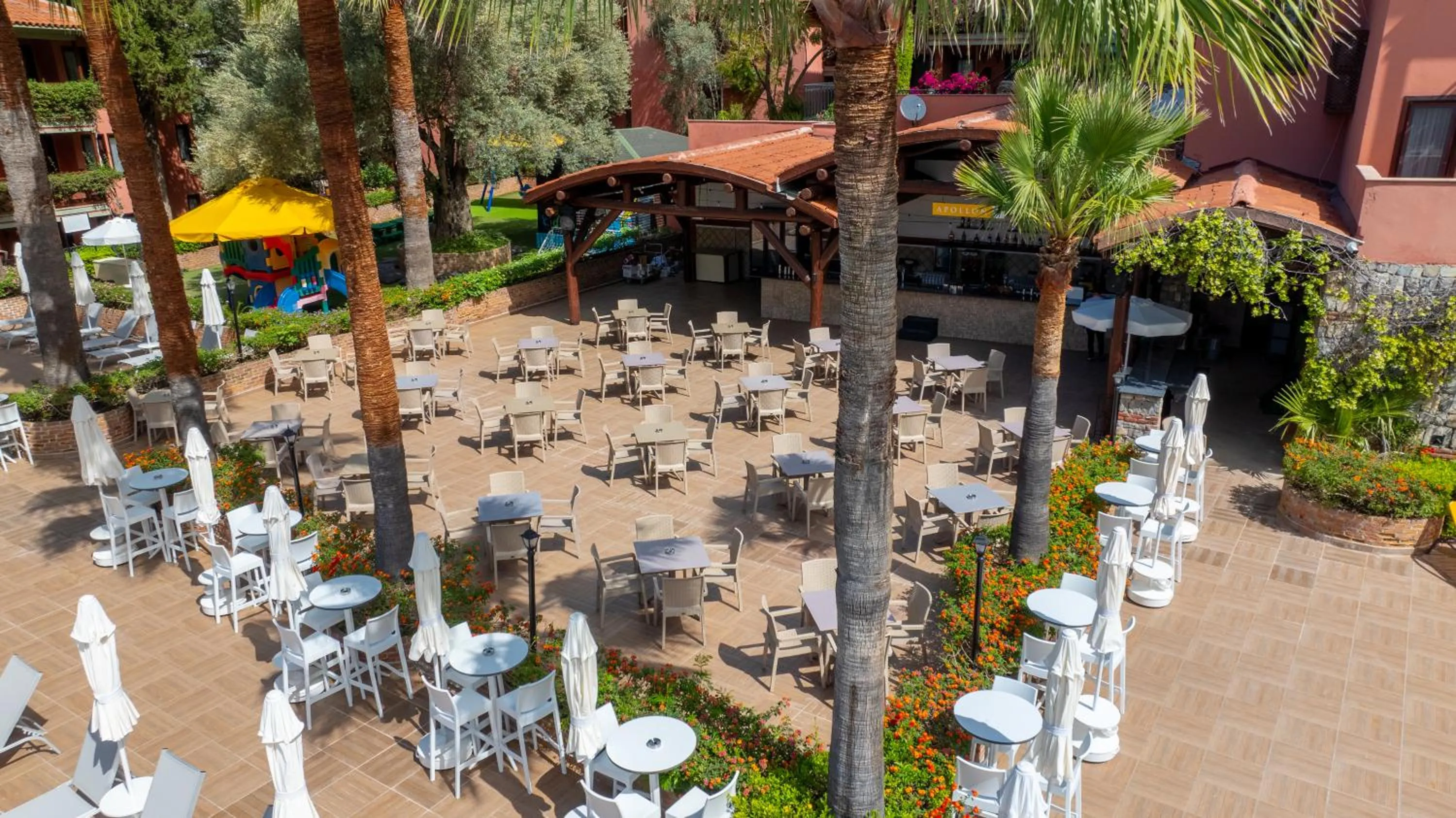 Lounge or bar in Sundia By Liberty Suncity