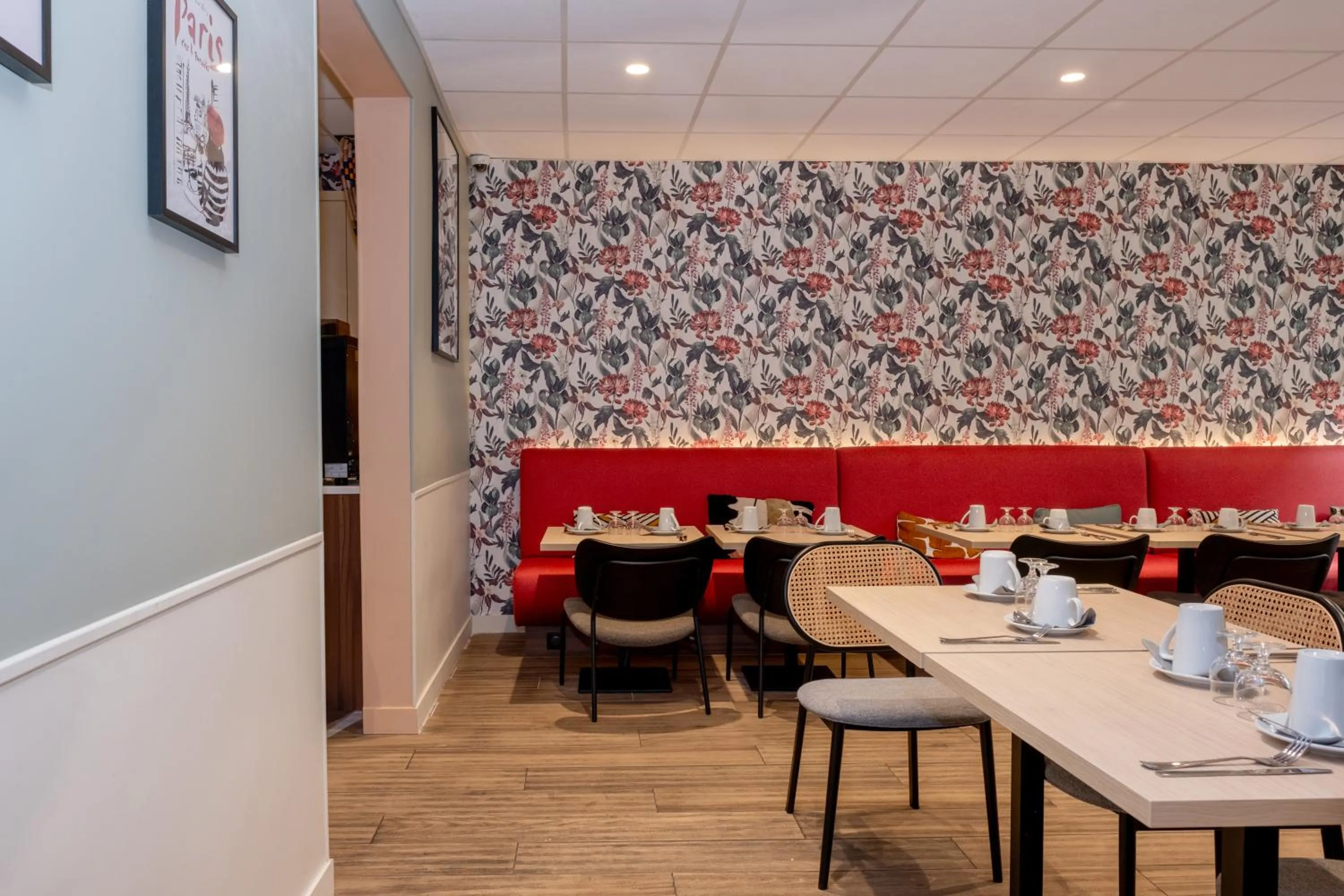 Kyriad Paris 10 - Canal Saint Martin - République