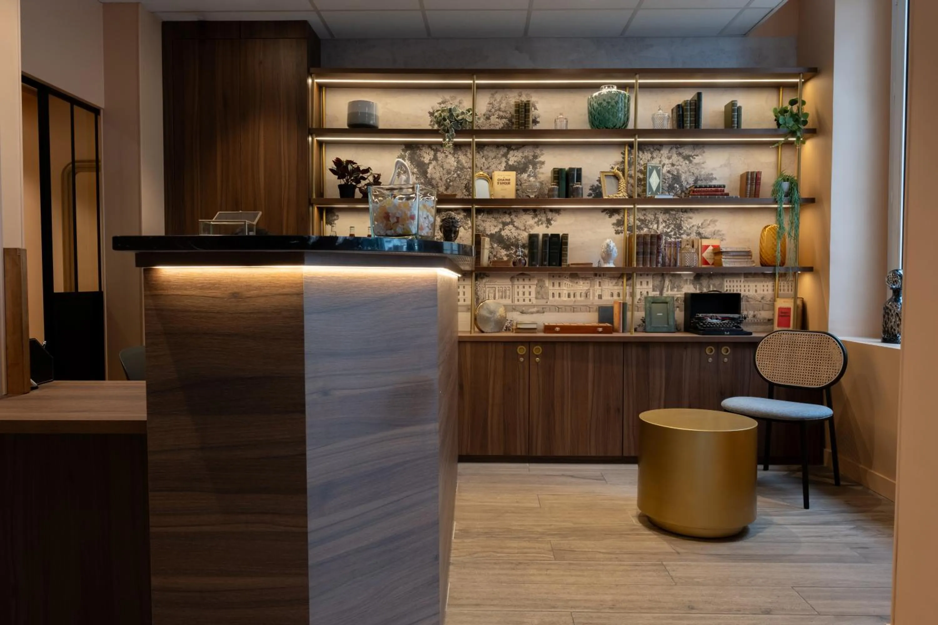 Lounge or bar in Kyriad Paris 10 - Canal Saint Martin - République