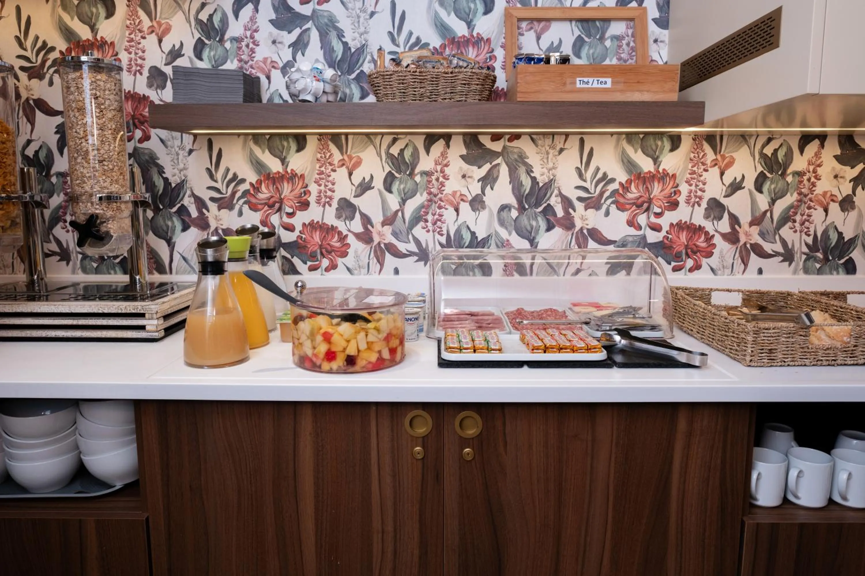 Breakfast in Kyriad Paris 10 - Canal Saint Martin - République