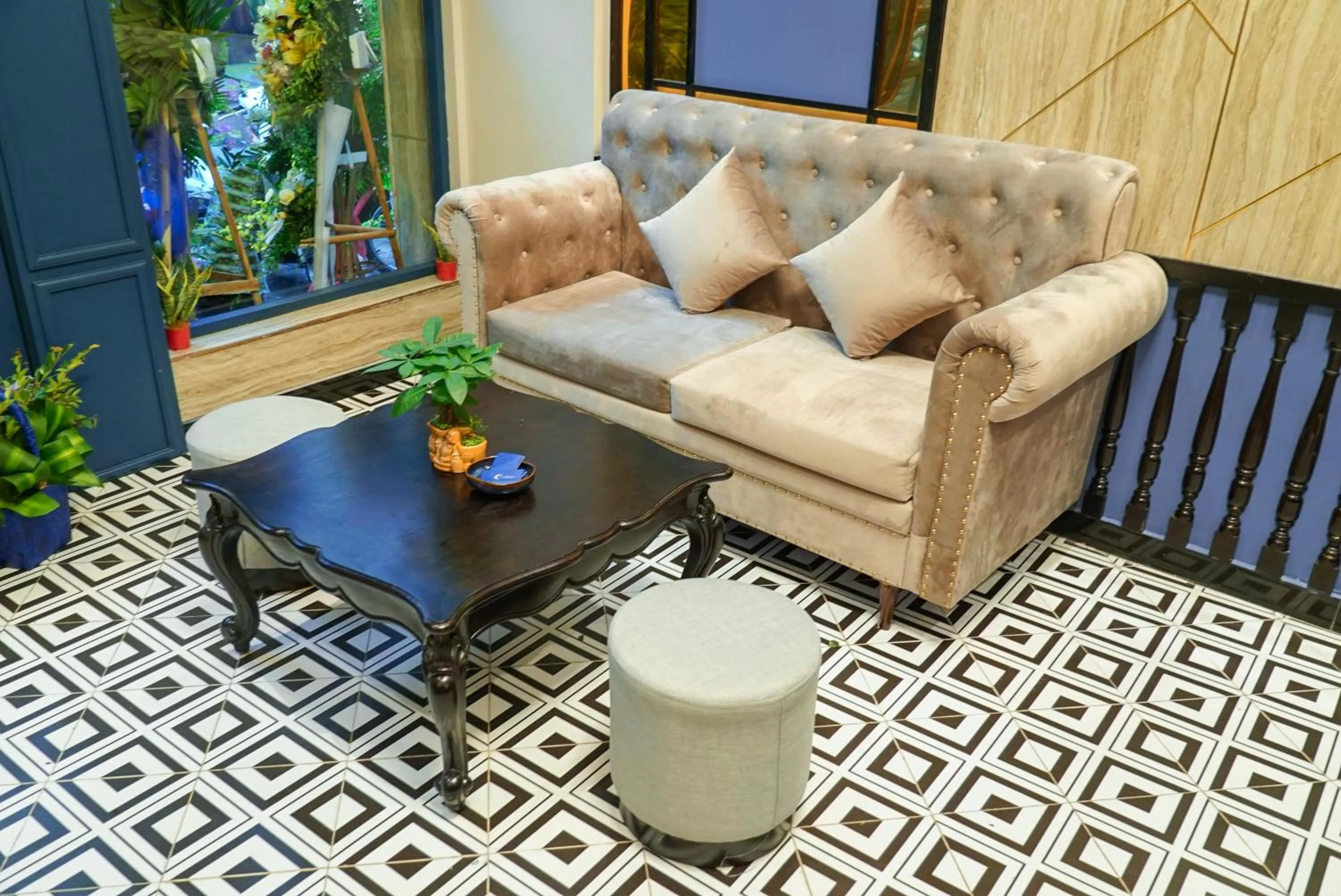 Library in Hanoi La Castela Hotel