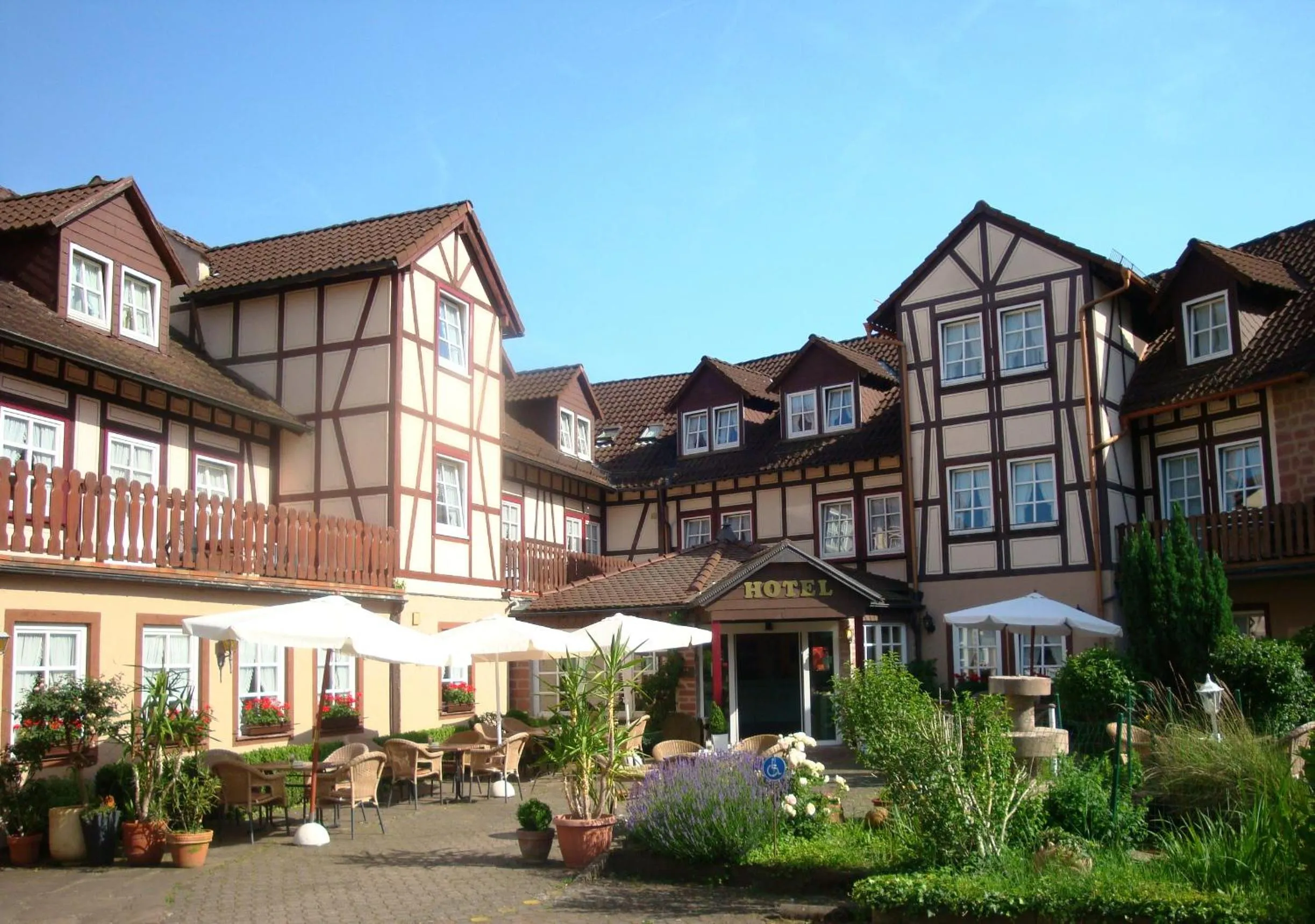 Facade/entrance in Hotel Burg-Mühle
