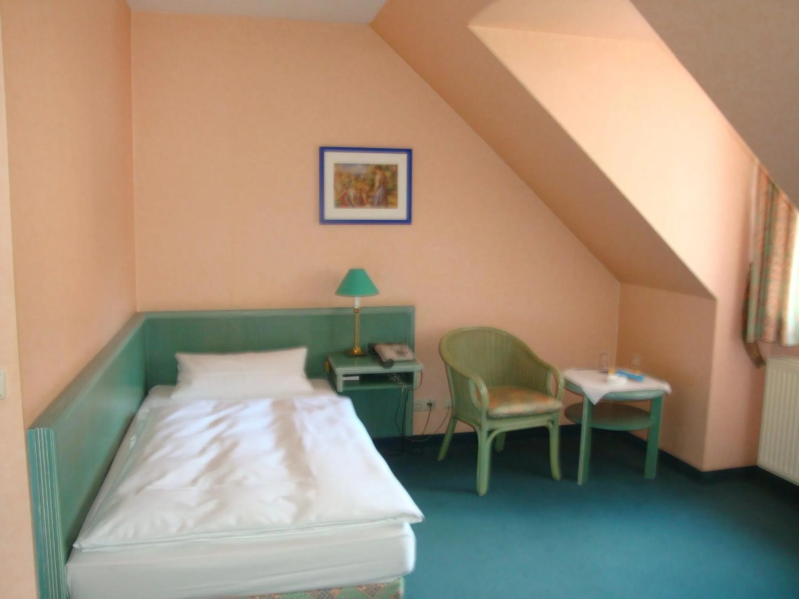 Bedroom, Bed in Hotel Burg-Mühle
