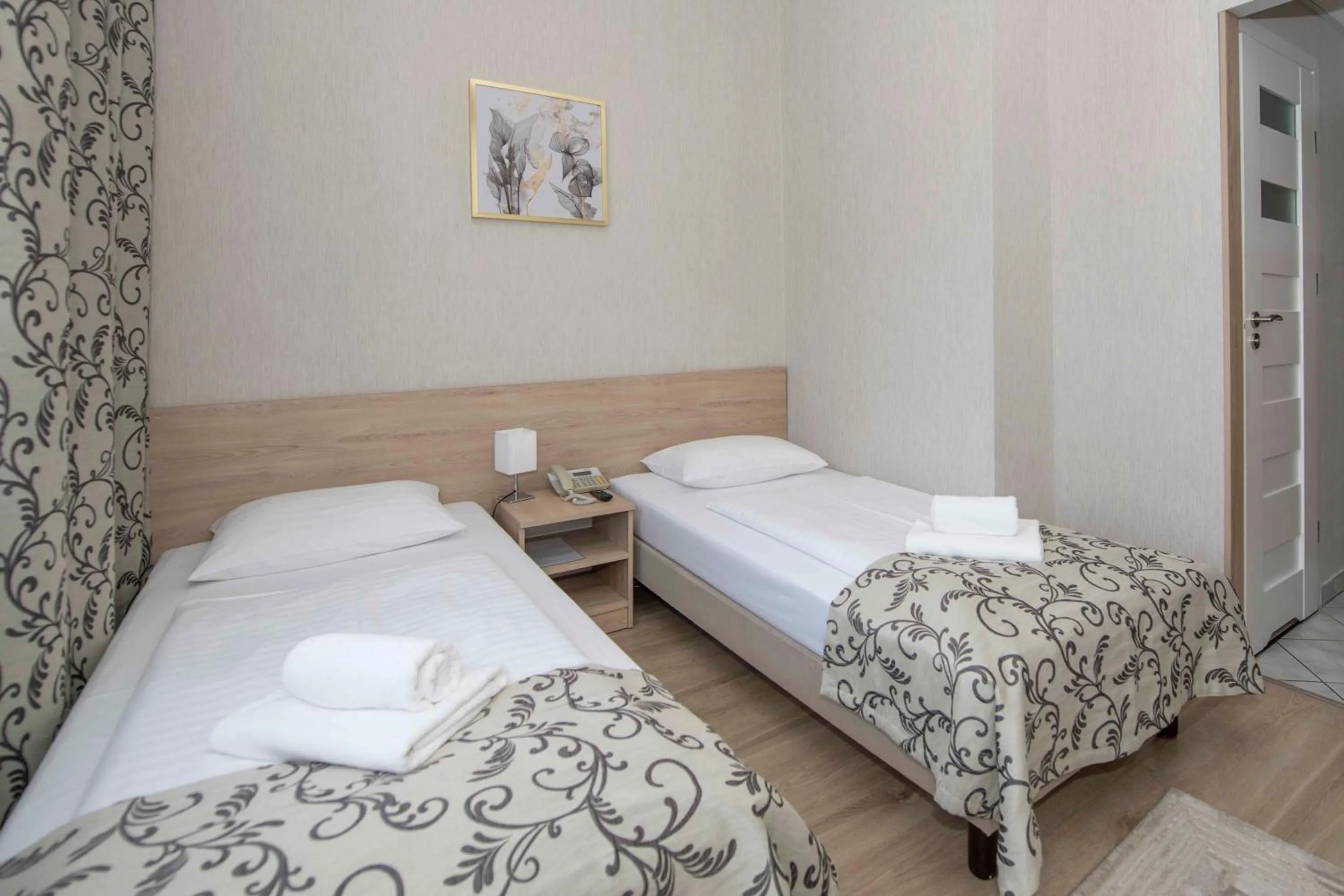 Seating area, Bed in Hotel Polonia