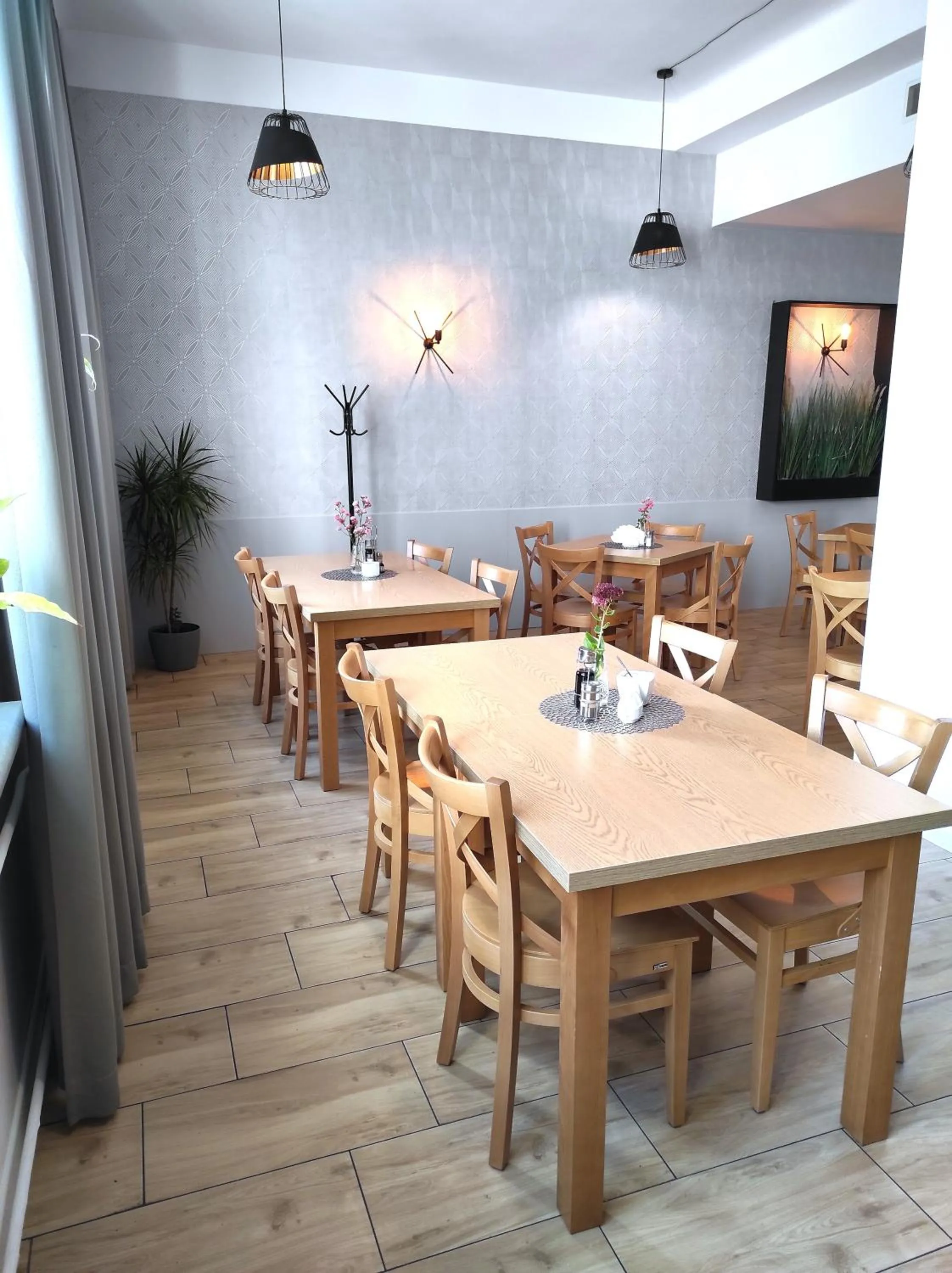 Restaurant/places to eat in Hotel Polonia