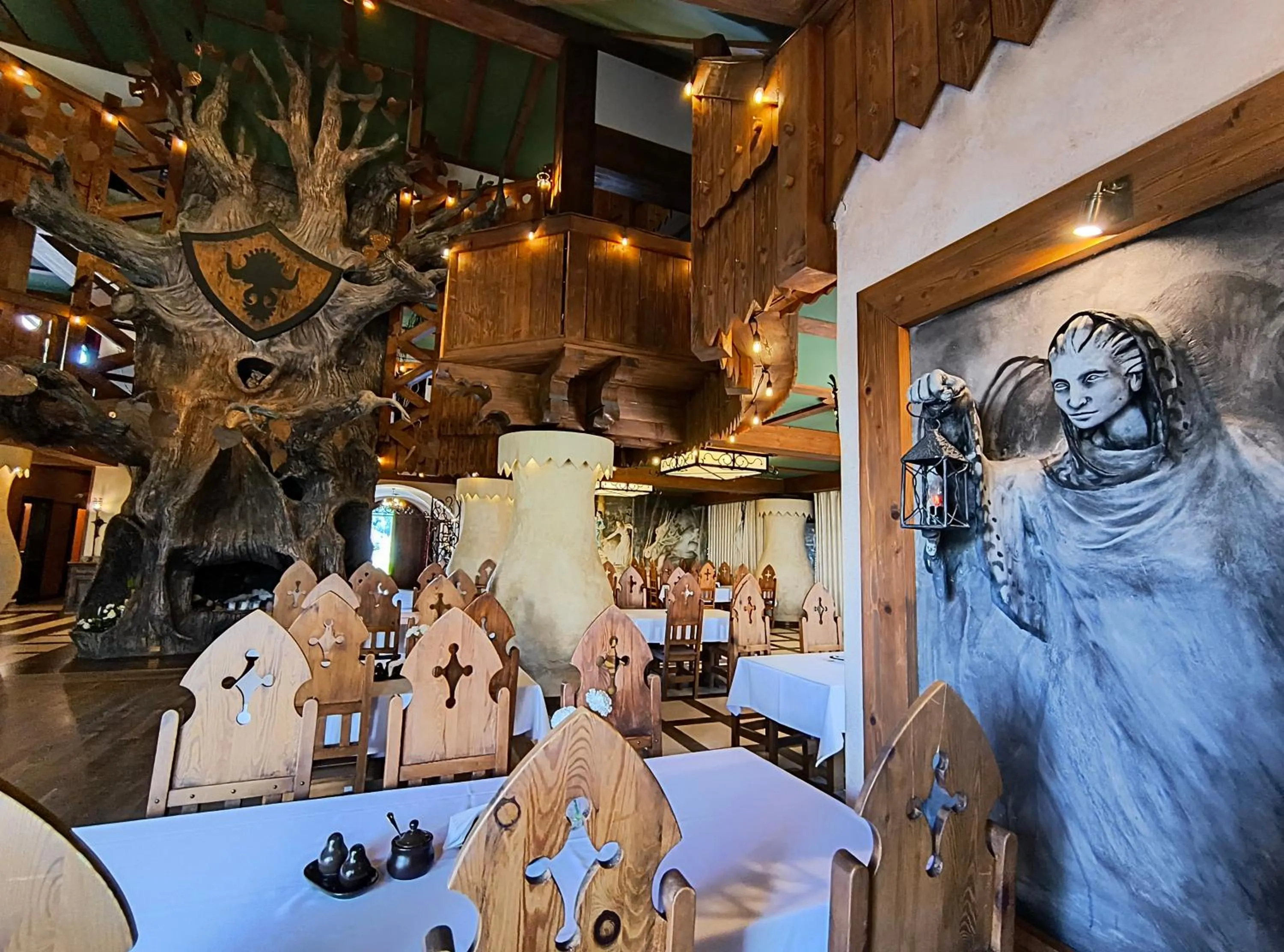 Restaurant/places to eat in Hotel Kasztel